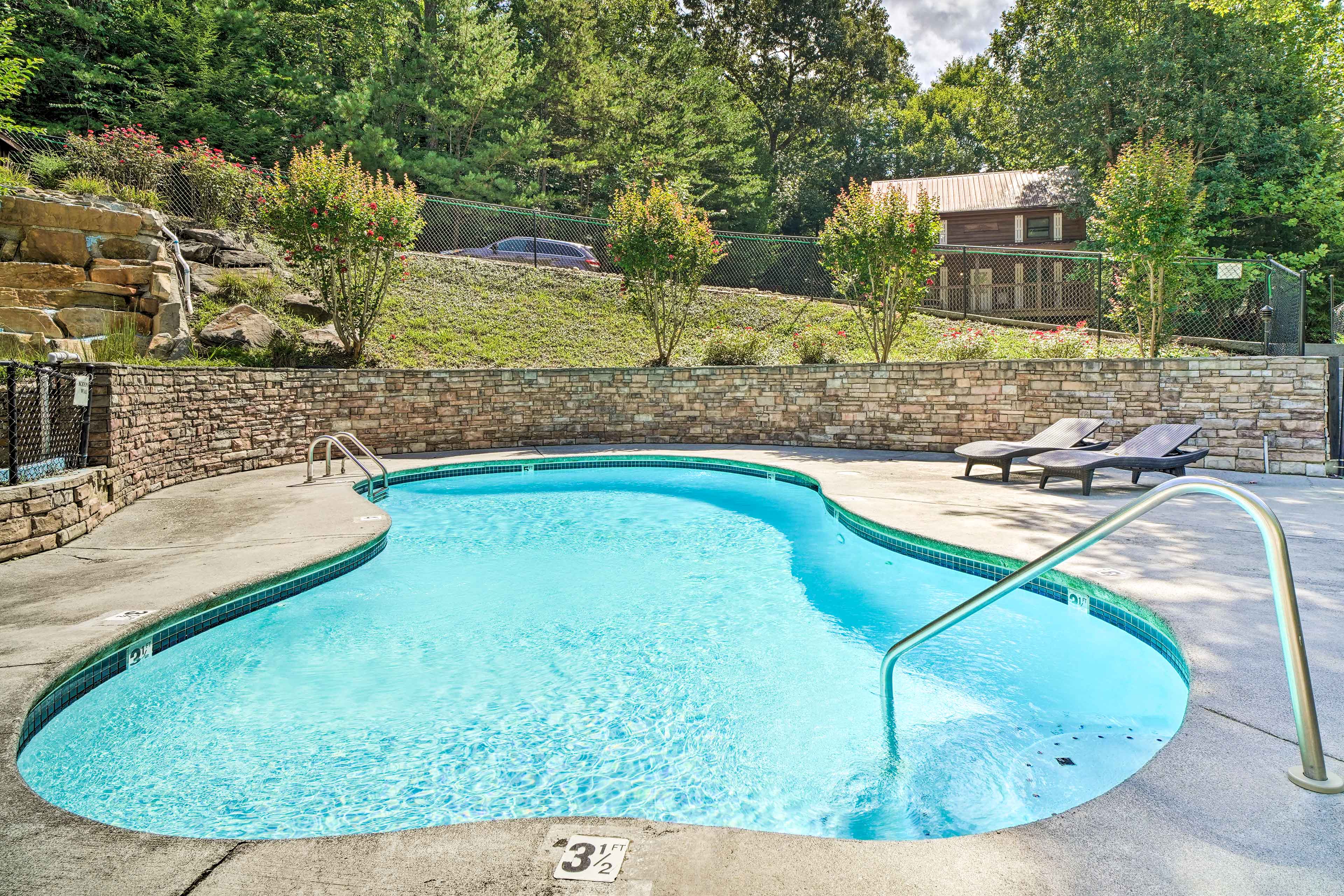 Property Image 1 - Family-Friendly Gatlinburg Cabin w/ Pool Access!