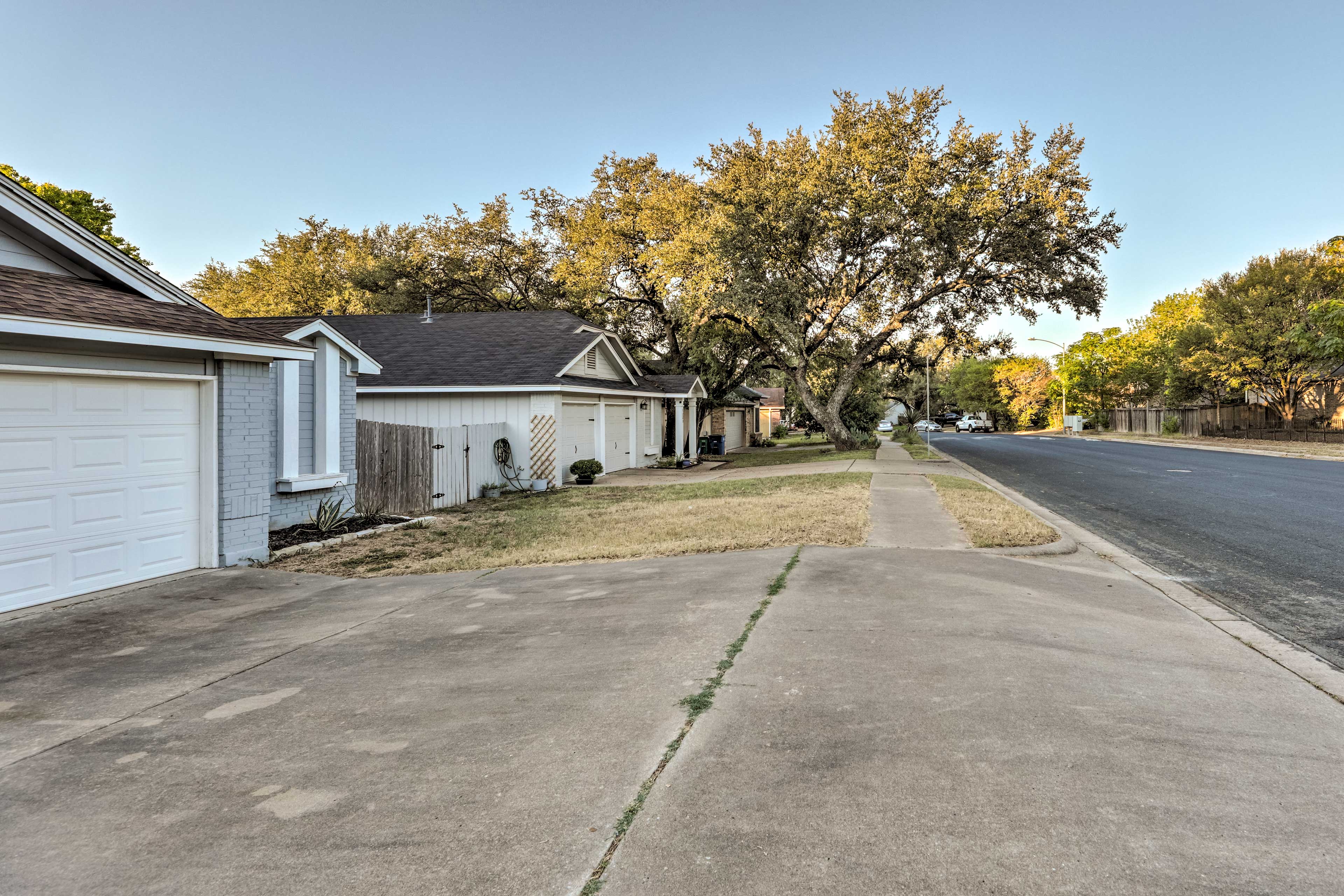 Gorgeous Austin Getaway ~ 8 Mi to Downtown!