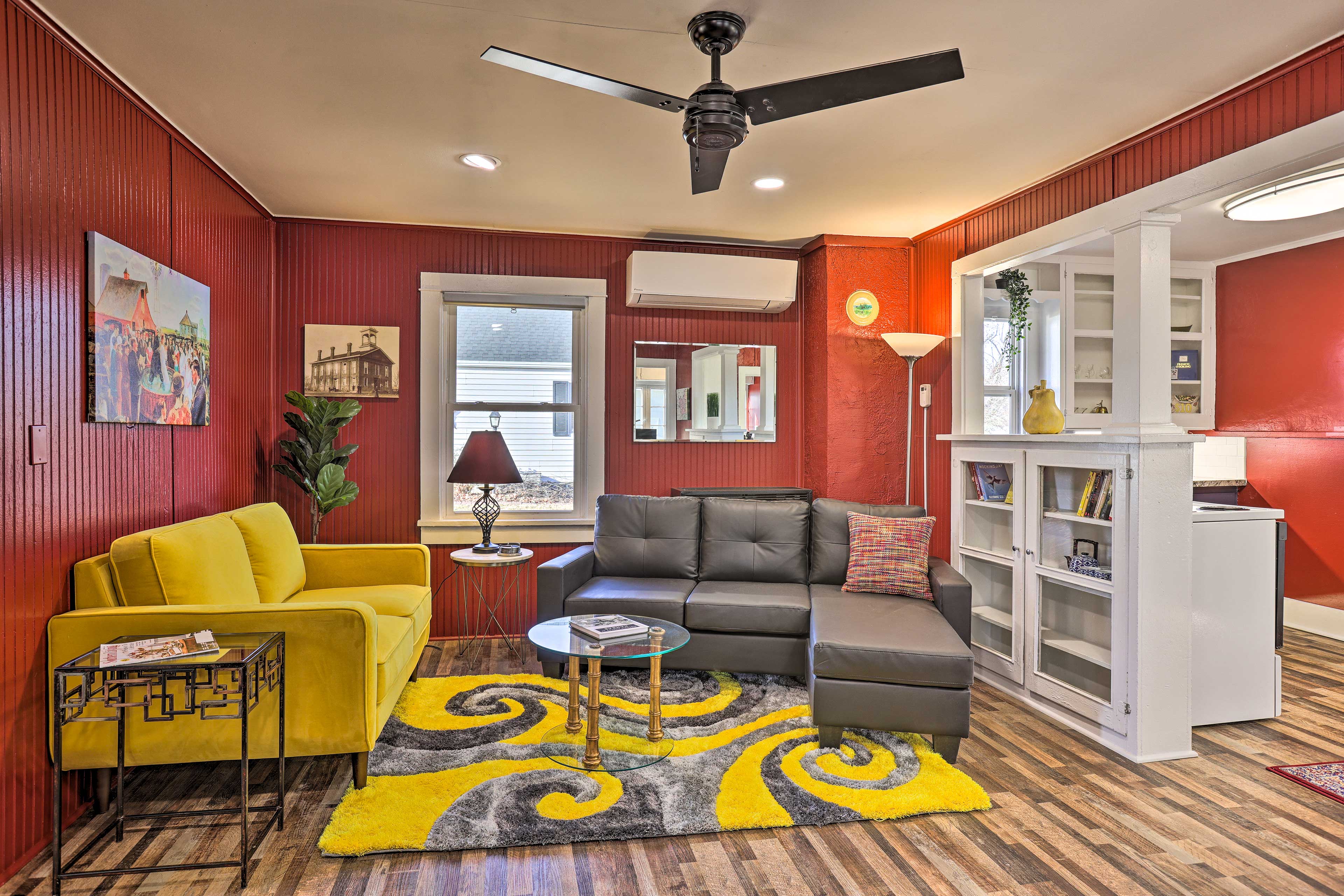 Property Image 1 - Homey Cottage with Sunroom & Smart TV!