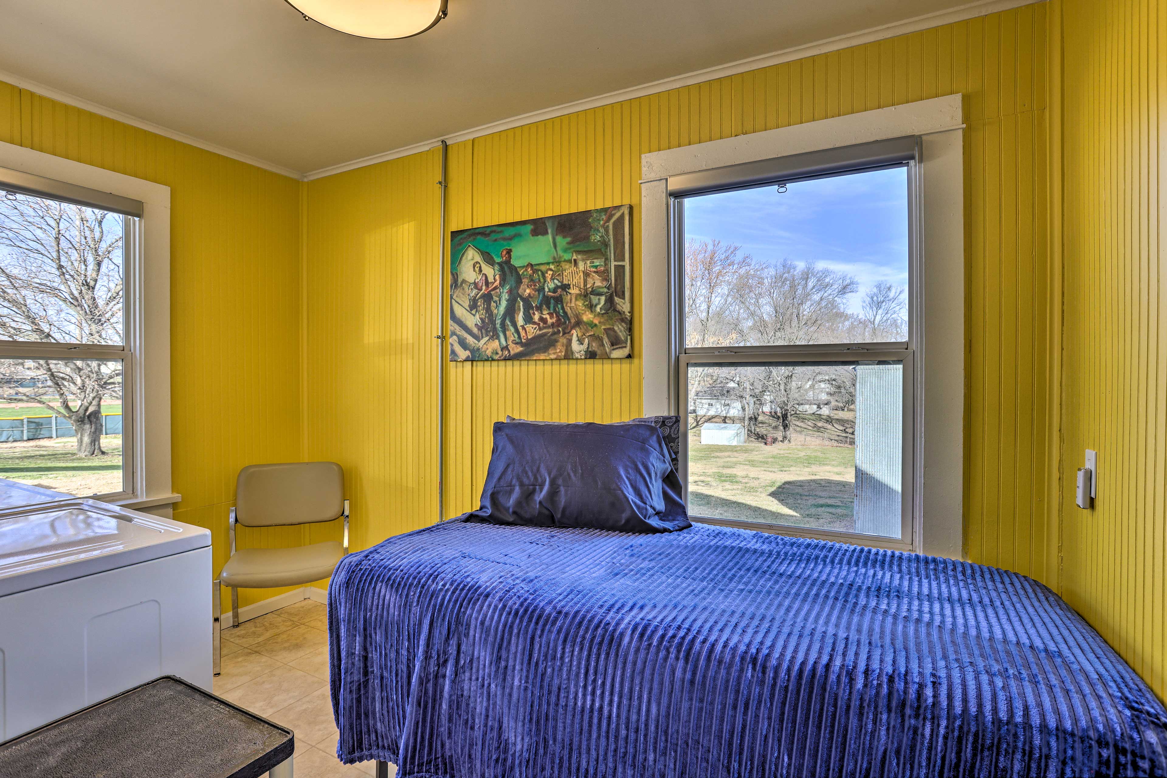 Homey Cottage with Sunroom & Smart TV!