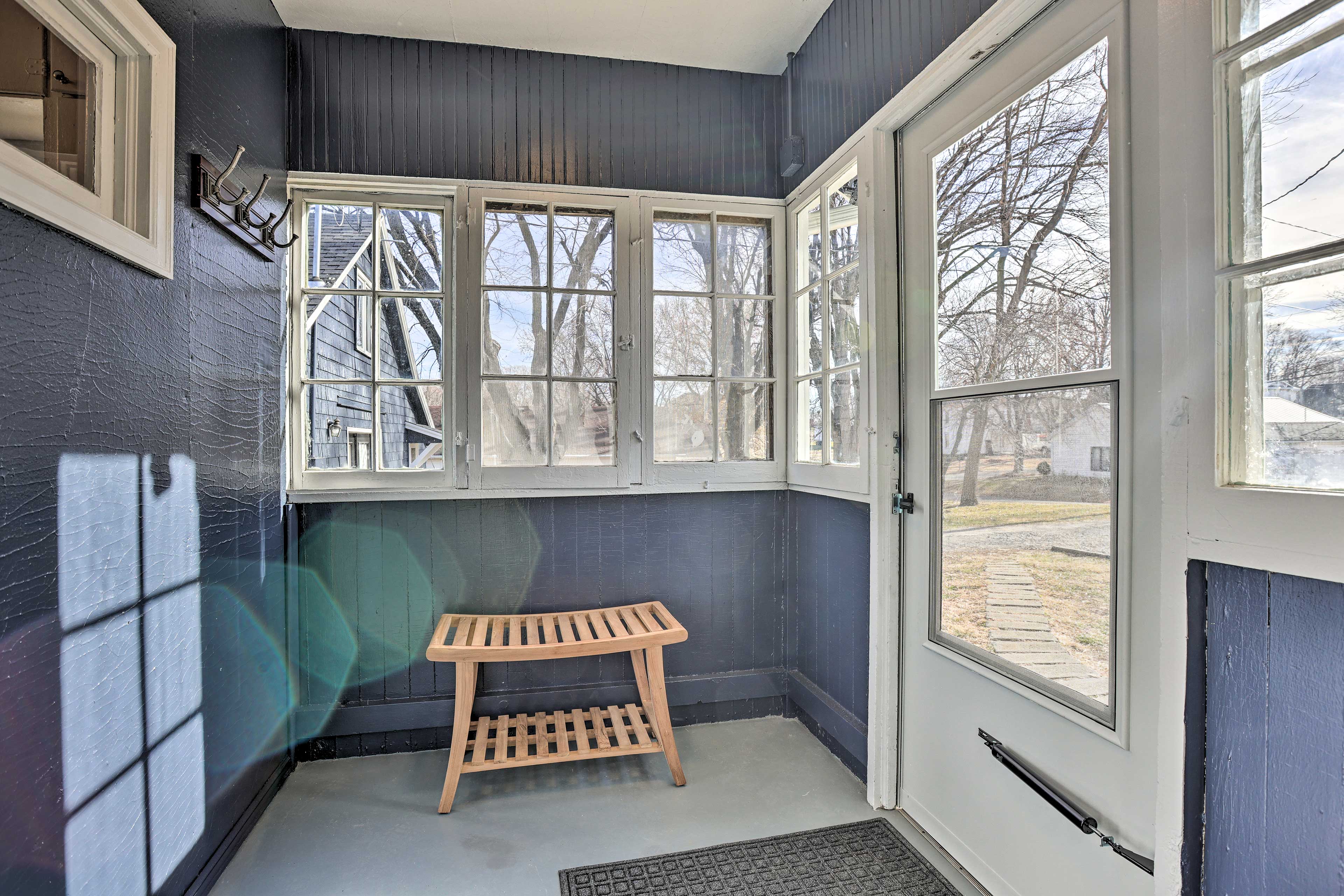 Property Image 2 - Homey Cottage with Sunroom & Smart TV!