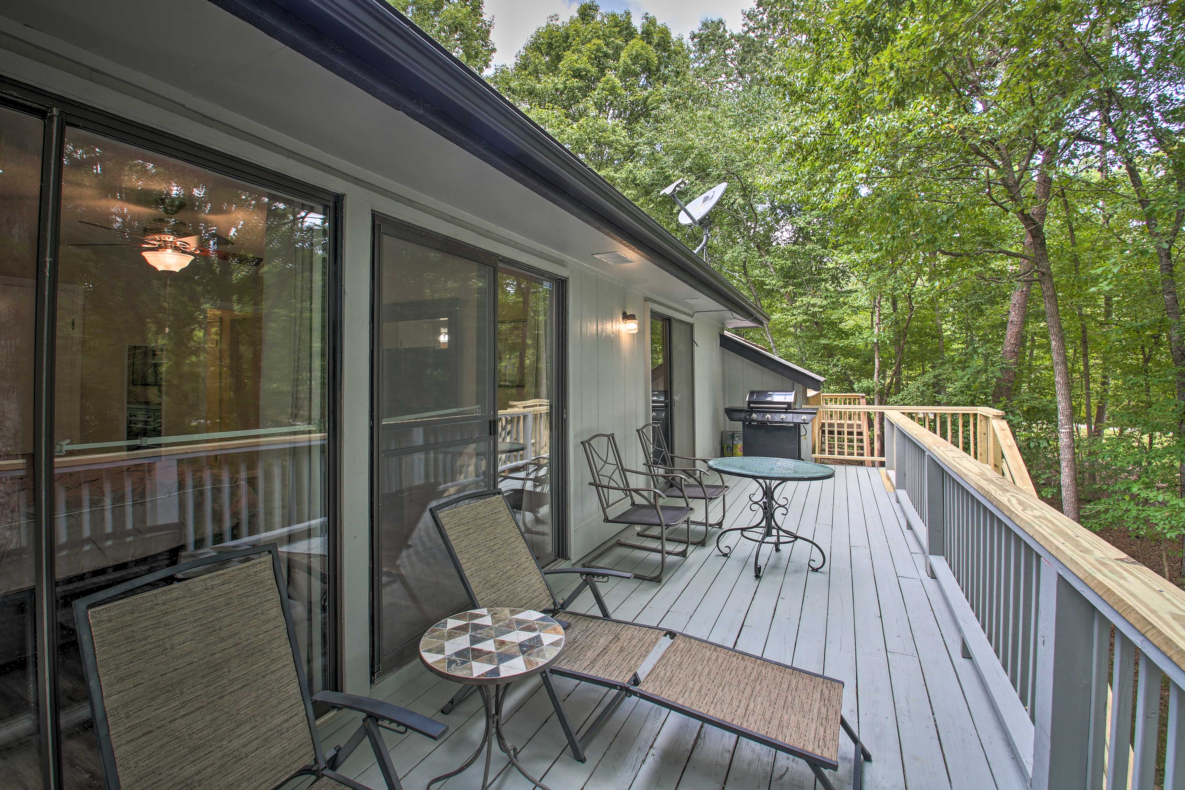 Property Image 2 - Hot Springs House w/ Spacious Deck & Grill!