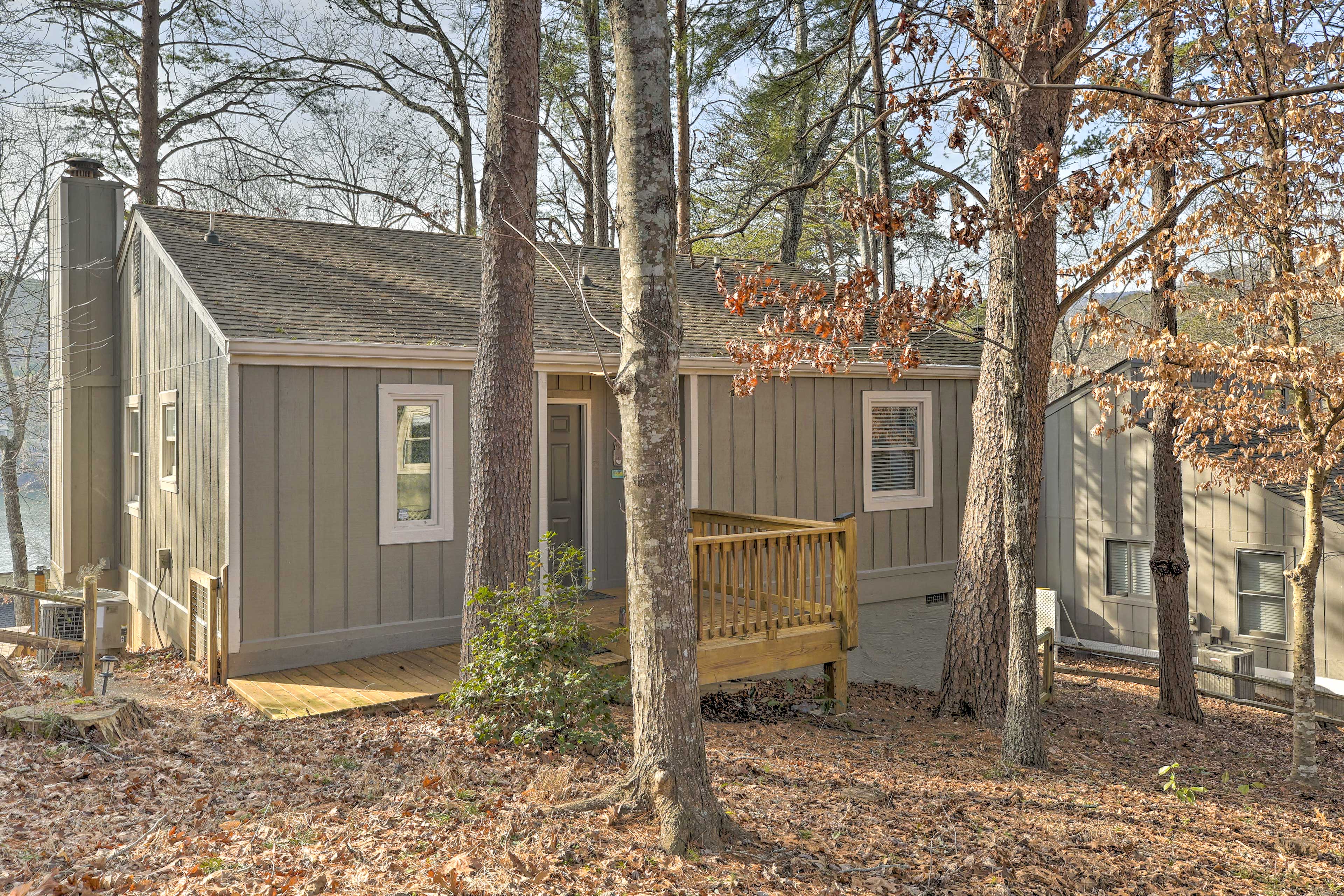 Property Image 2 - ’Indigo Cottage’ w/ Deck on Lake Arrowhead!