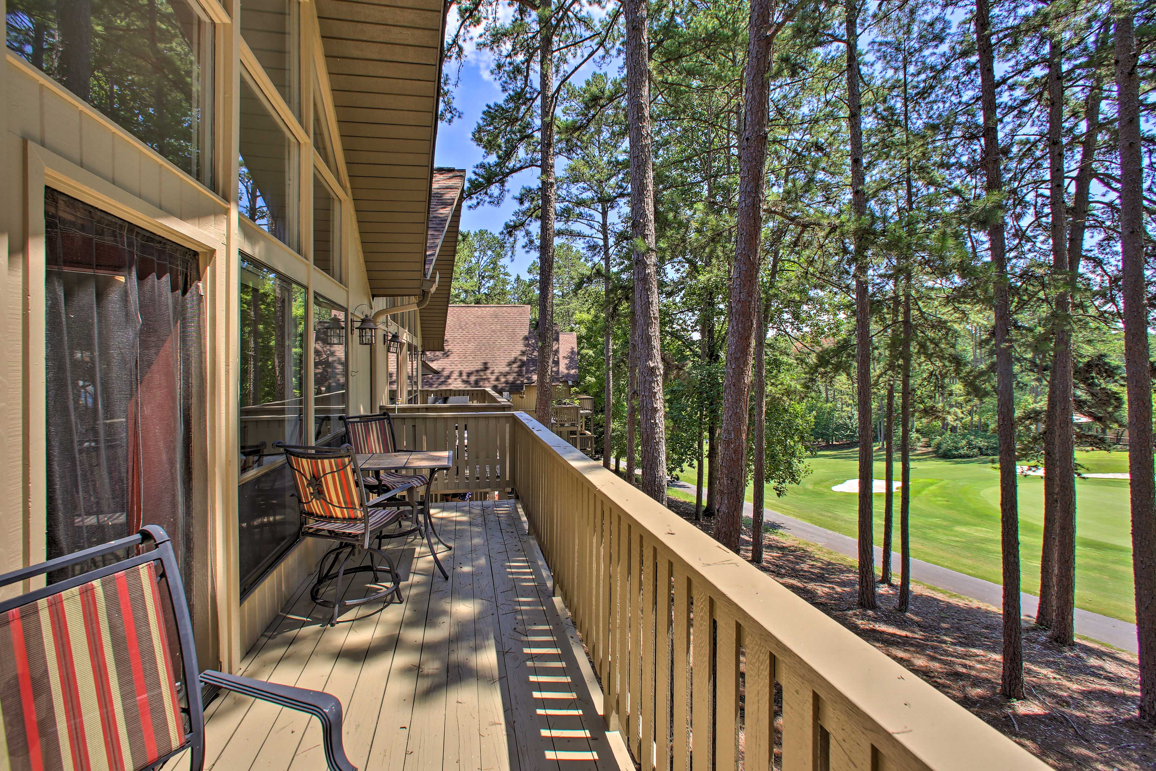 Property Image 1 - Keowee Key Resort Condo w/ Deck & Pool Access!