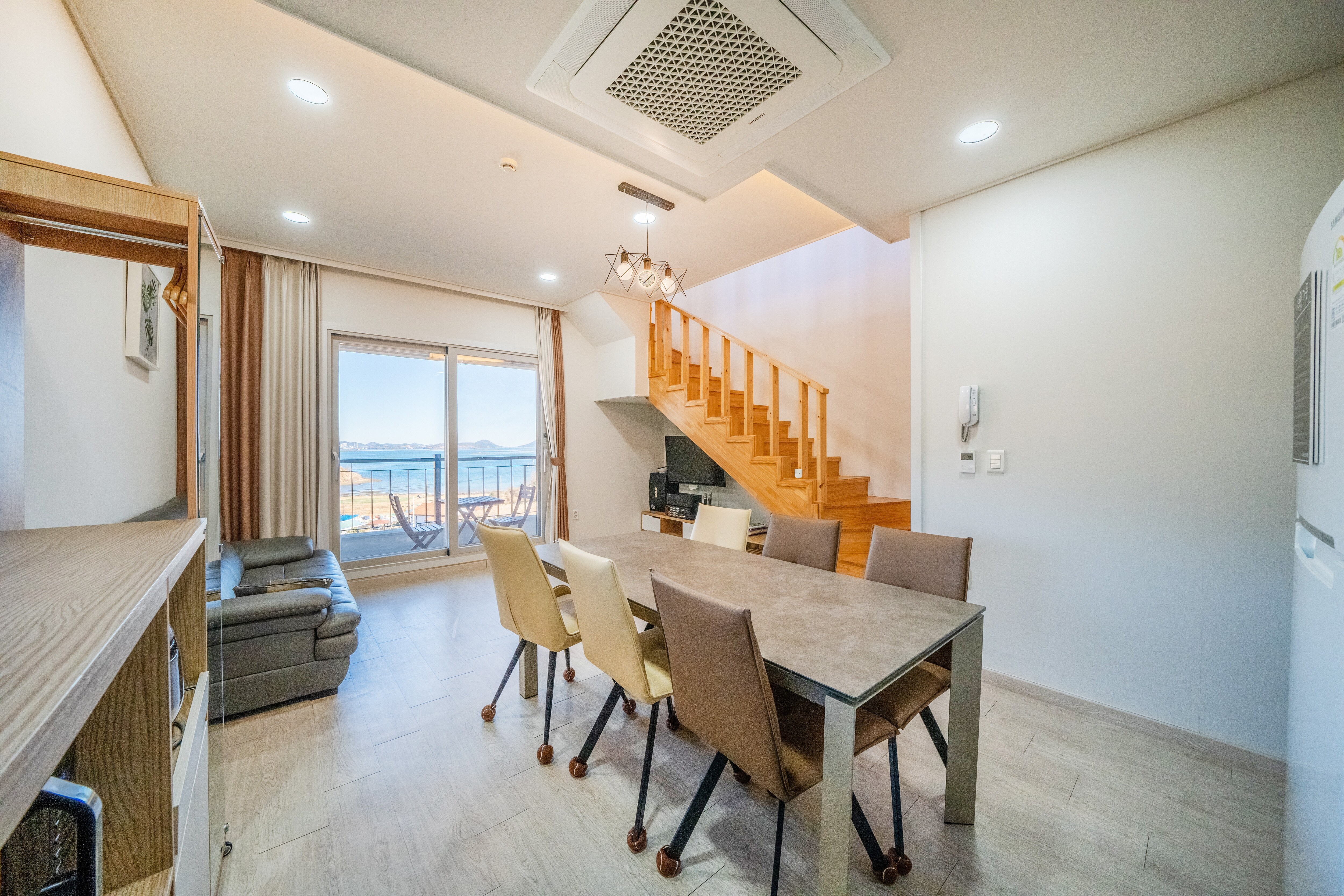 Property Image 2 - Cozy duplex home in yeosu 201