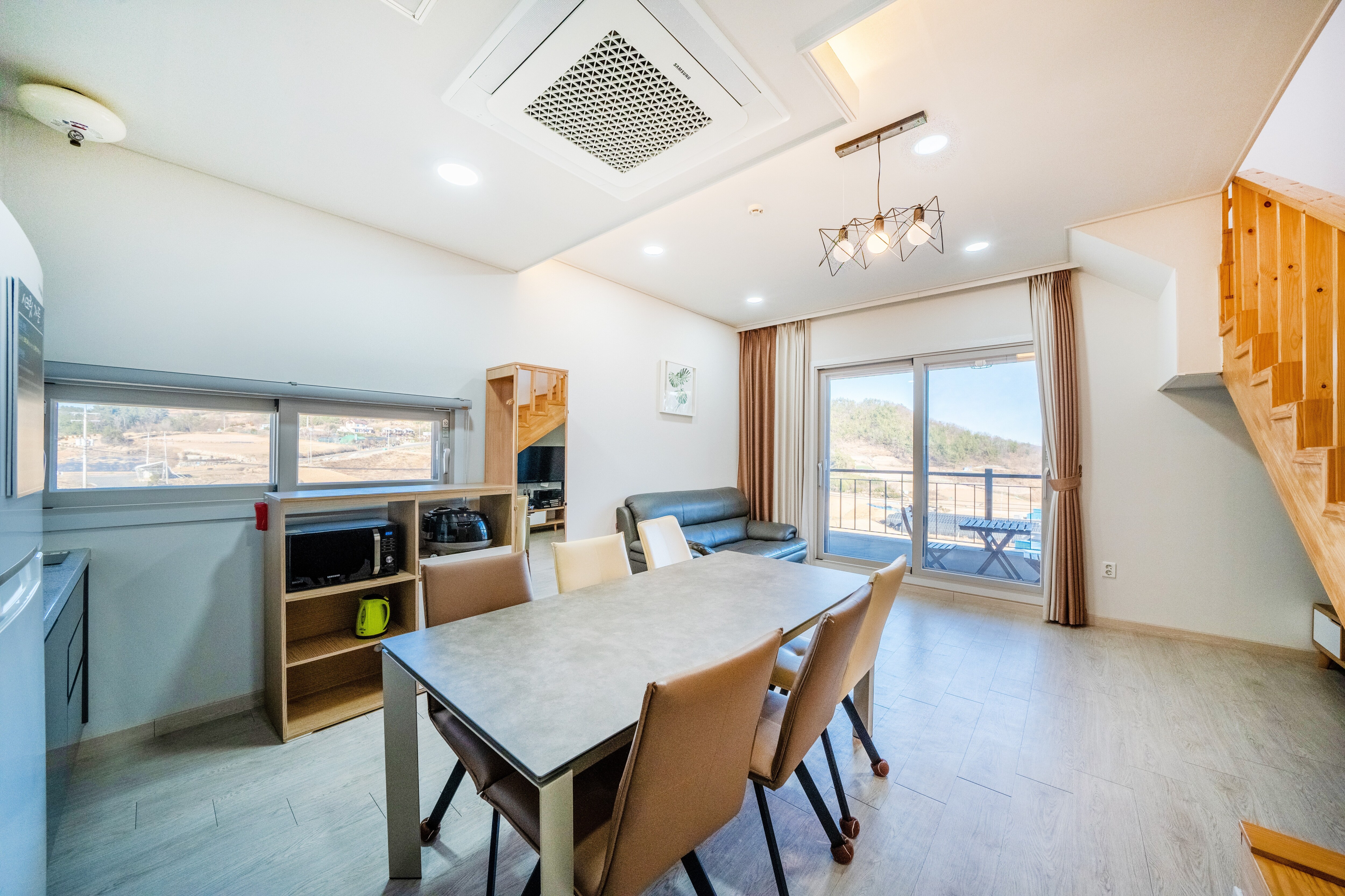 Property Image 1 - Cozy duplex home in yeosu 201