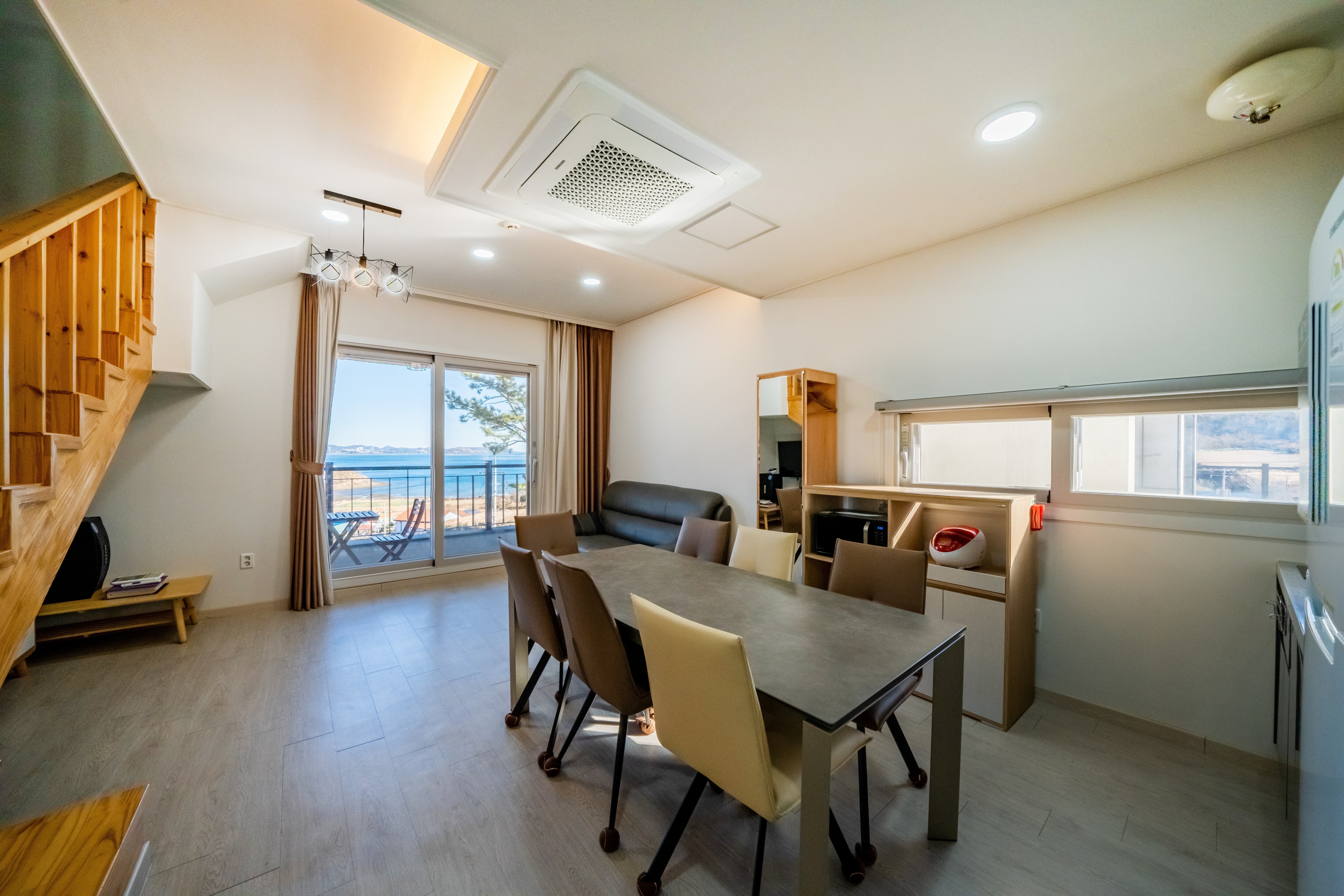 Property Image 1 - Cozy duplex home in yeosu 202