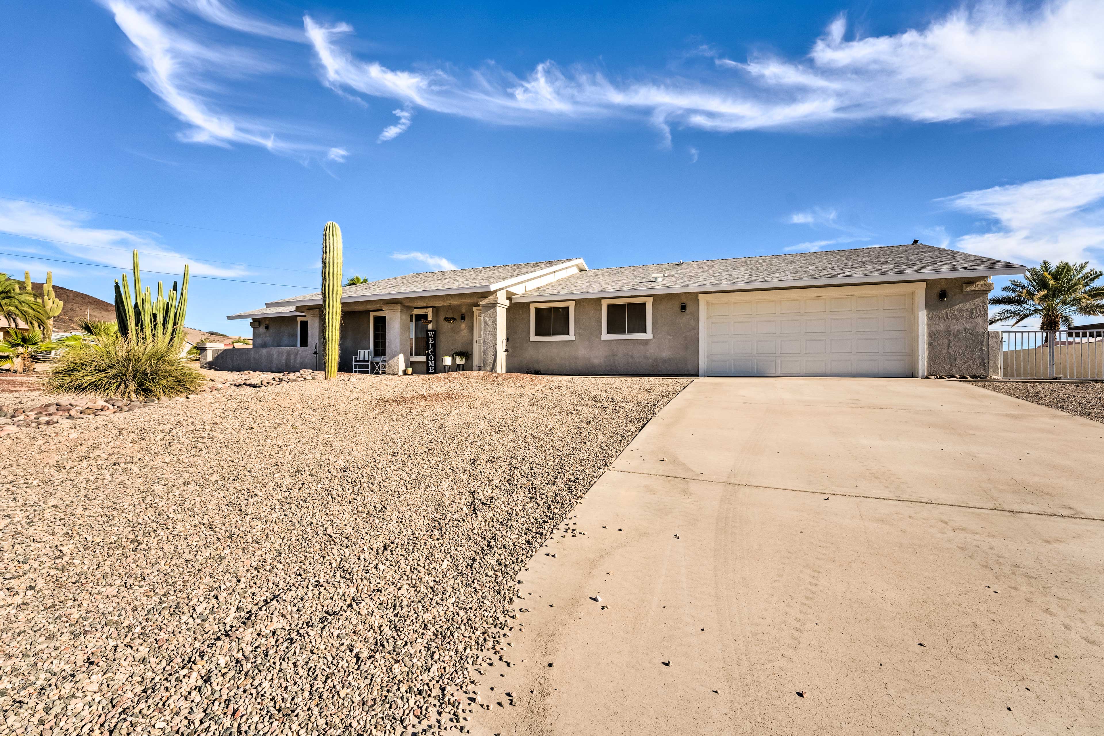 Property Image 2 - Lake Havasu City Oasis: Hot Tub & Lake Views!