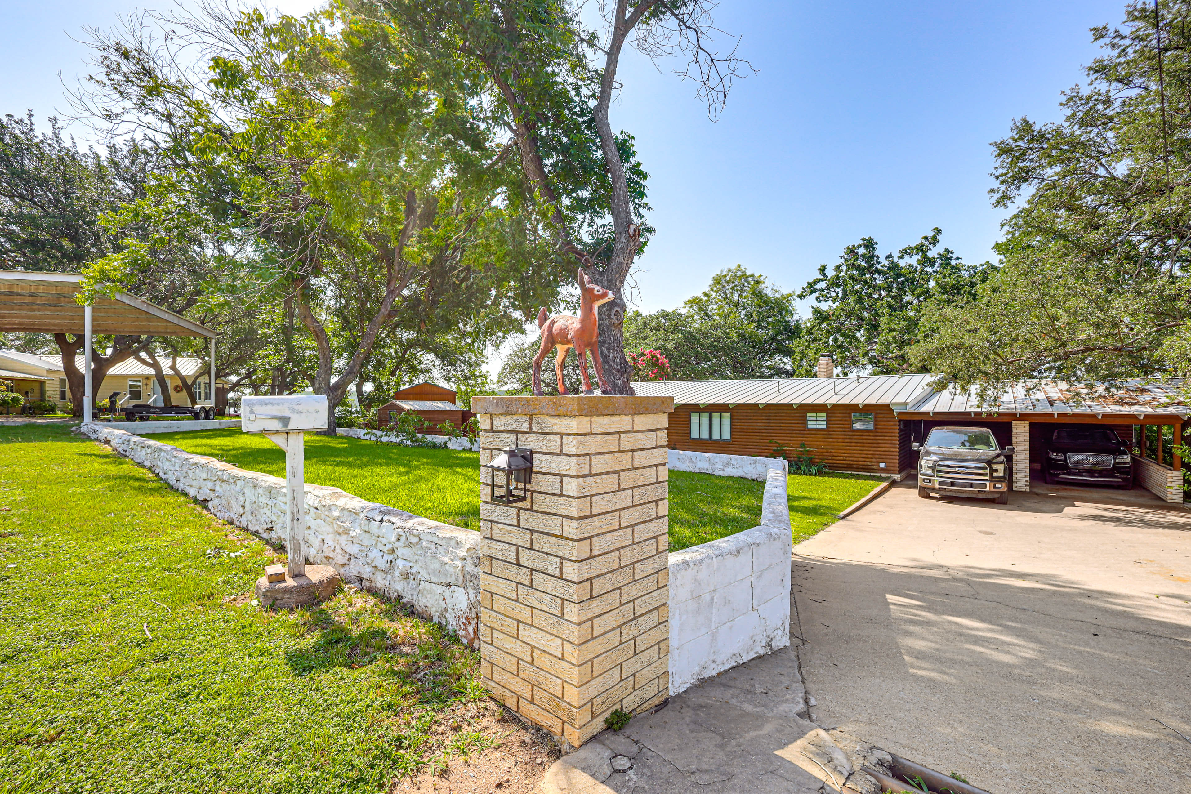 Lakefront Brownwood Home w/ Private Boat Dock
