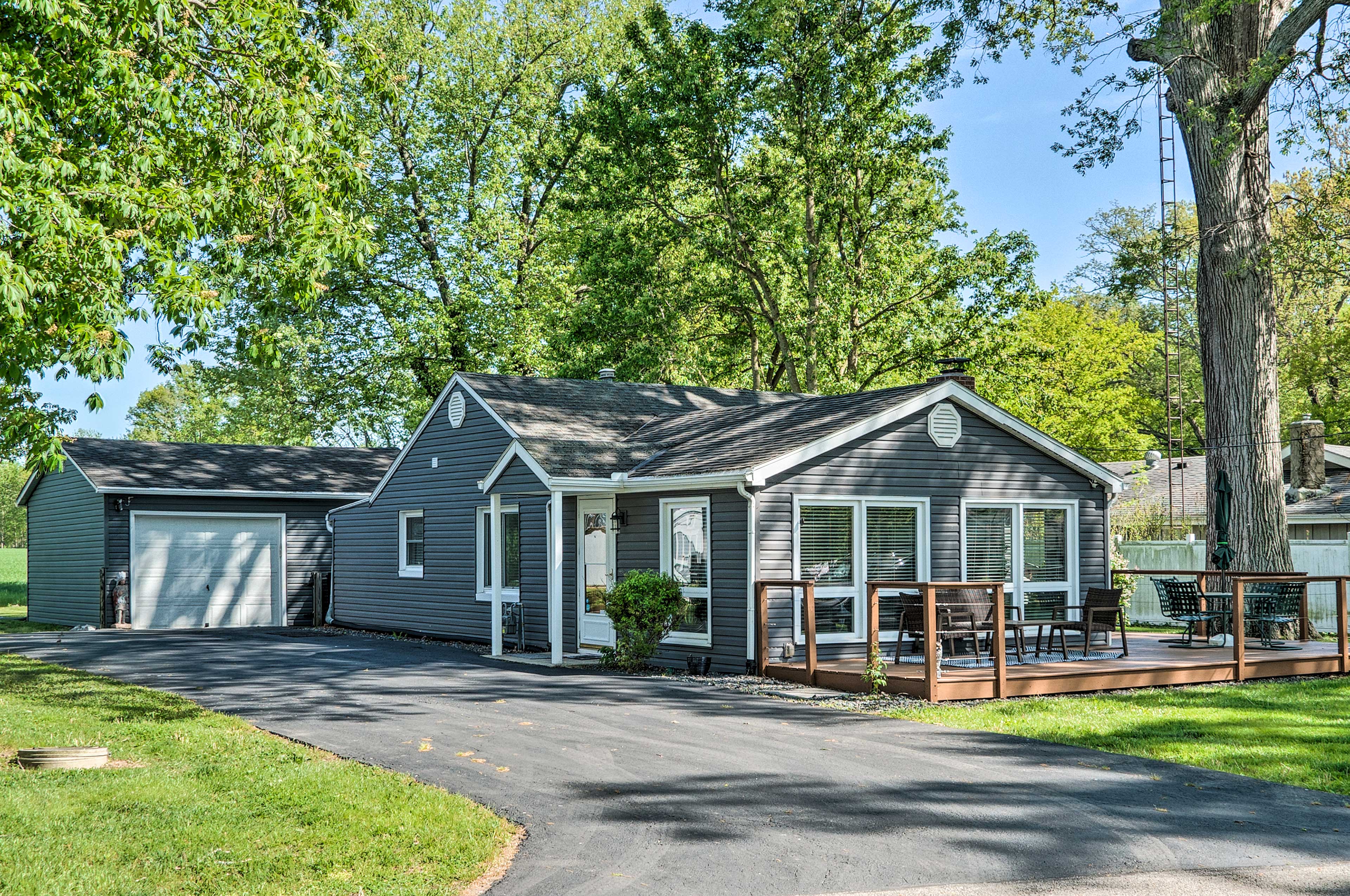 Property Image 2 - Lovely Belle Center Cottage on Indian Lake!