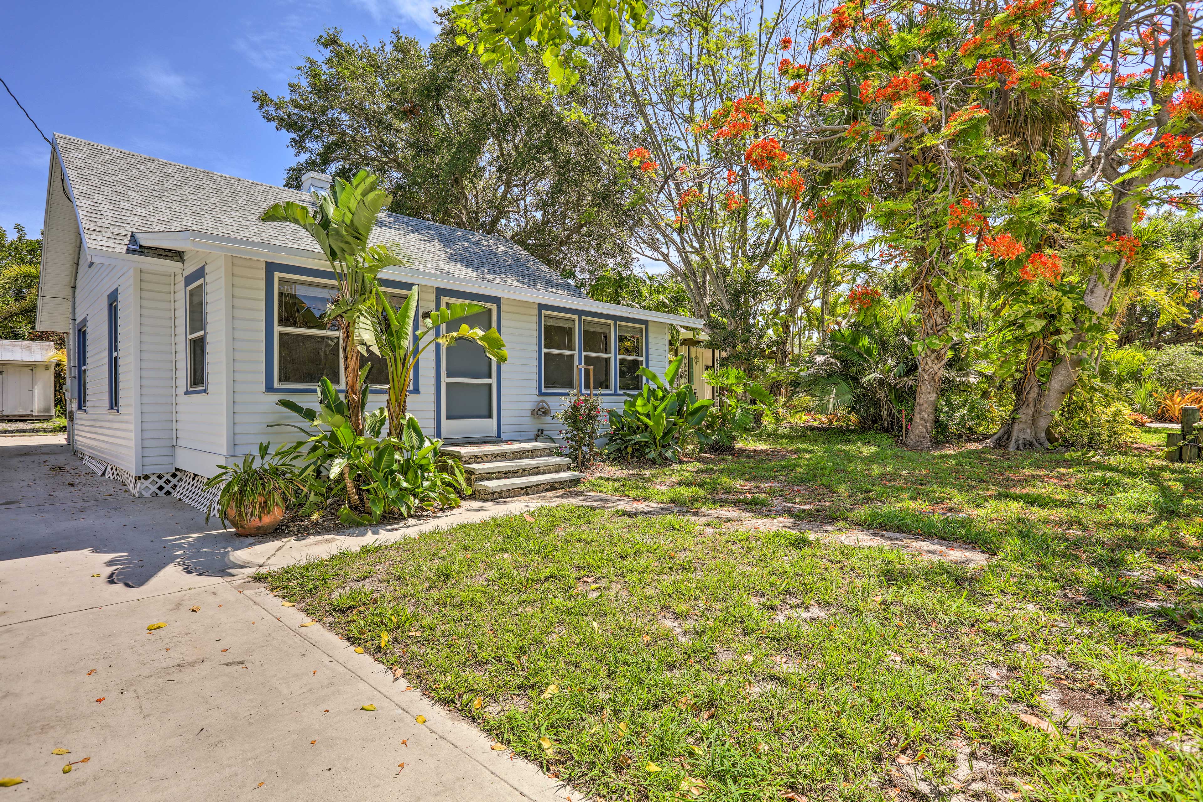 Property Image 2 - Lovely Cottage Near Downtown Stuart & Beaches