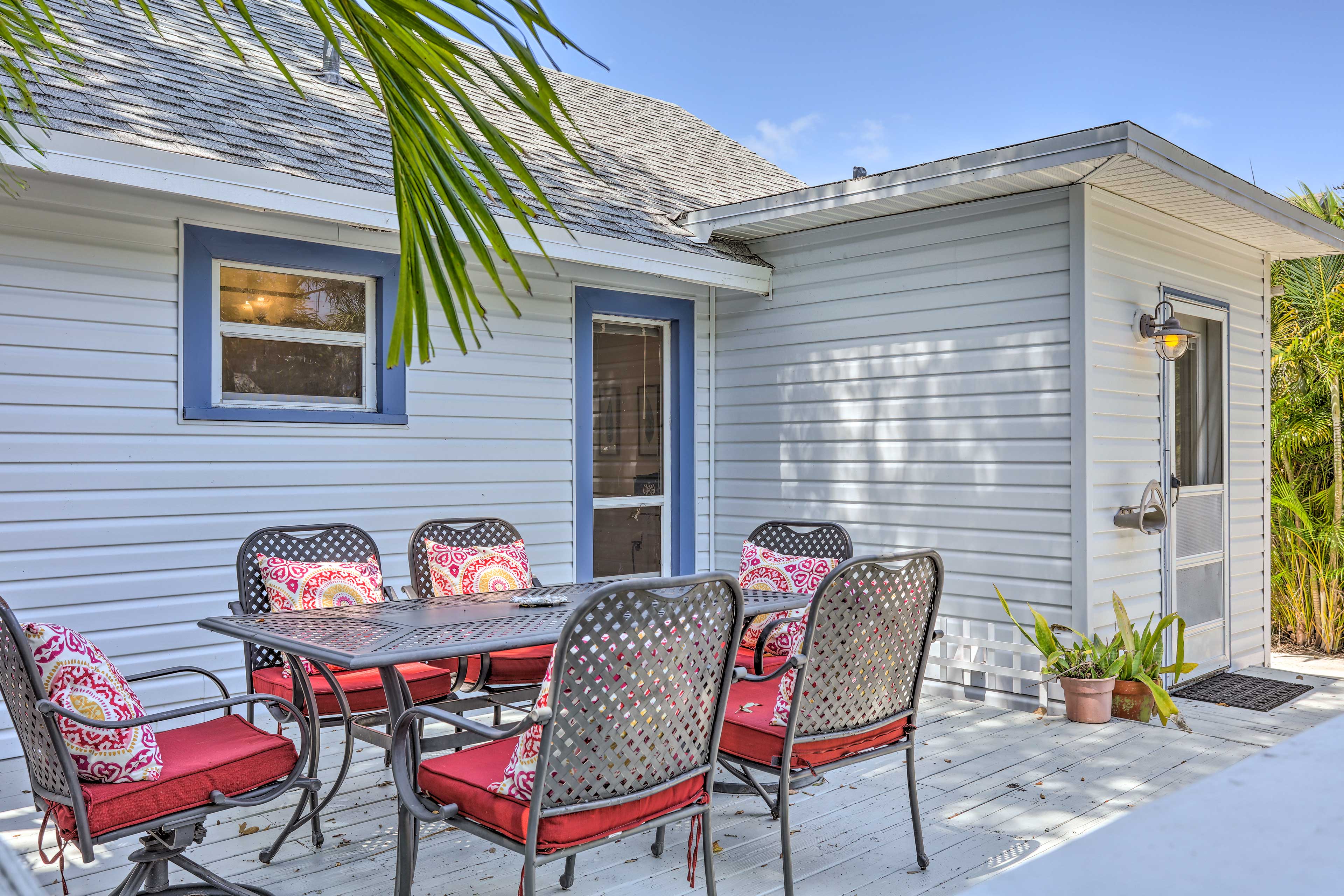 Property Image 1 - Lovely Cottage Near Downtown Stuart & Beaches