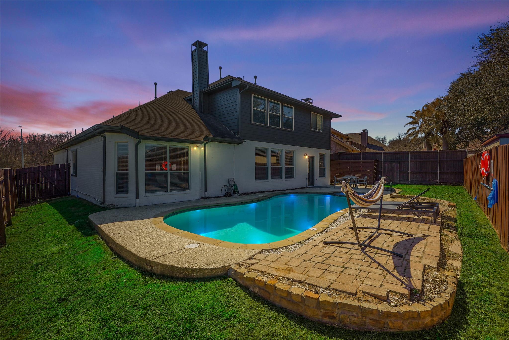 Property Image 1 - Pearl White Dream Home With Private Pool & Theatre Property Image 1 - Pearl White Dream Home With Private Pool & Theatre
