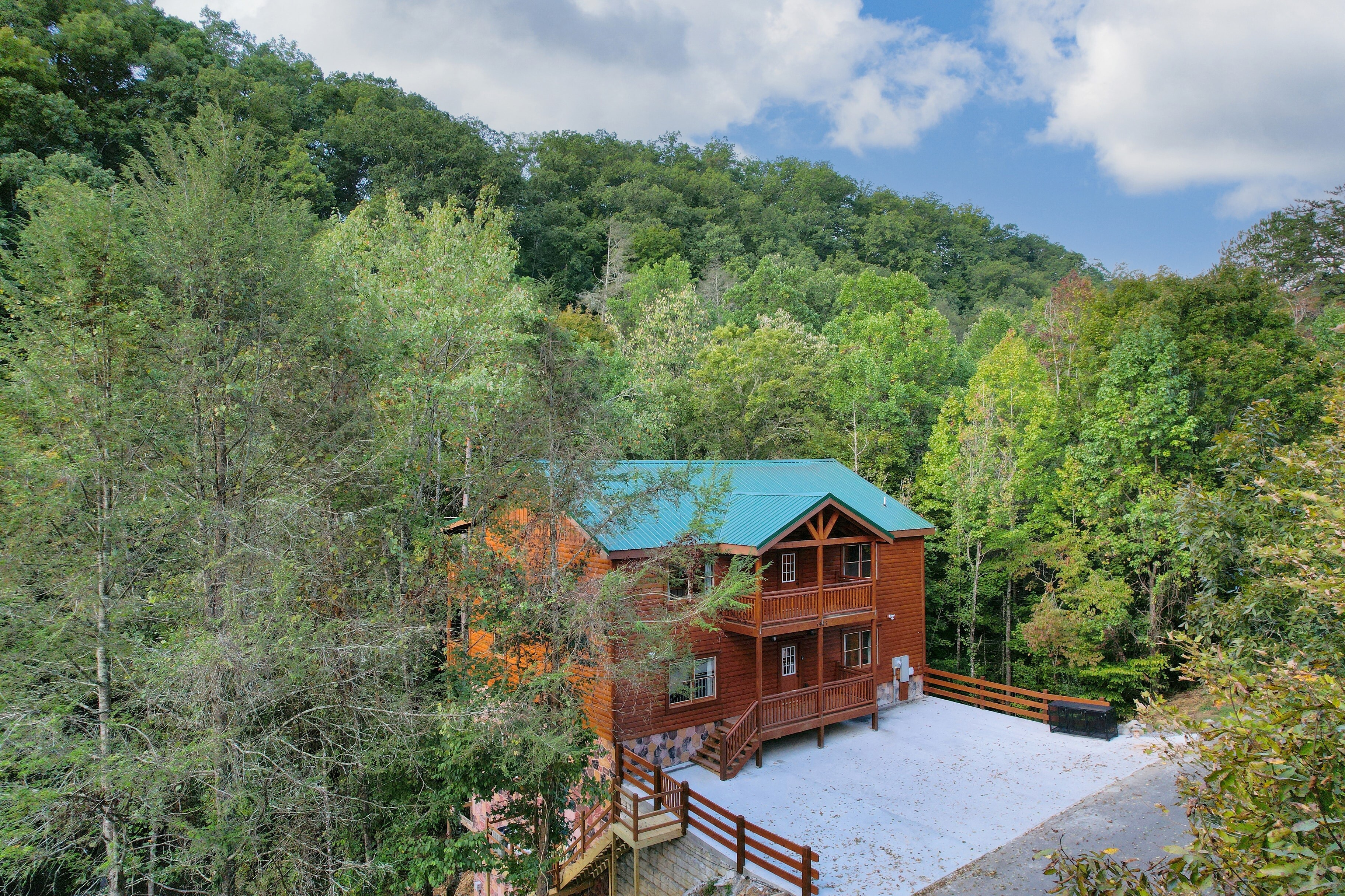 Welcome to Bluestem and Bluebell, your two home buyout in Smoky Mountains!