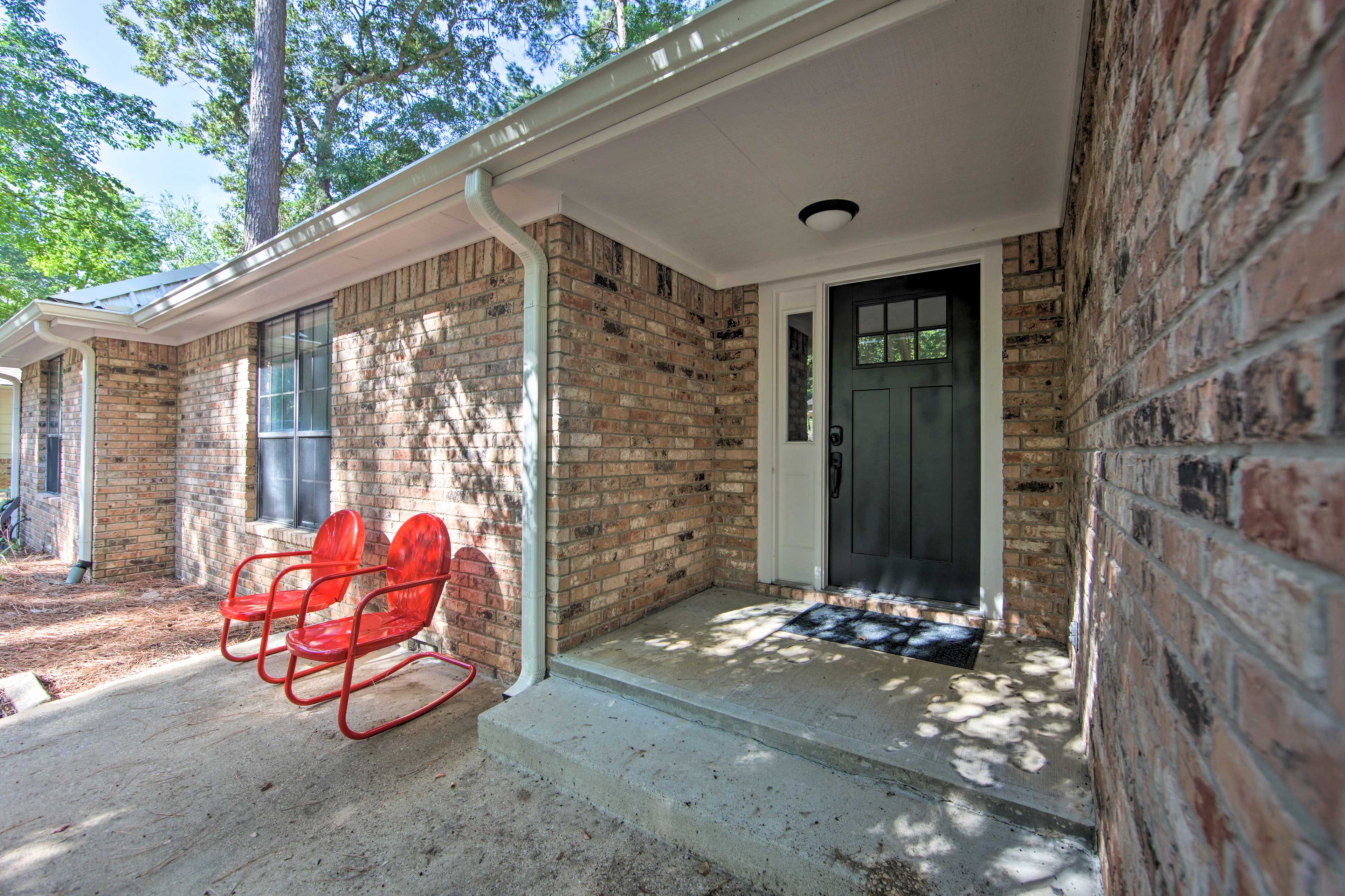 Luxe Lakehouse w/ Sunset Views on Lake Palestine!