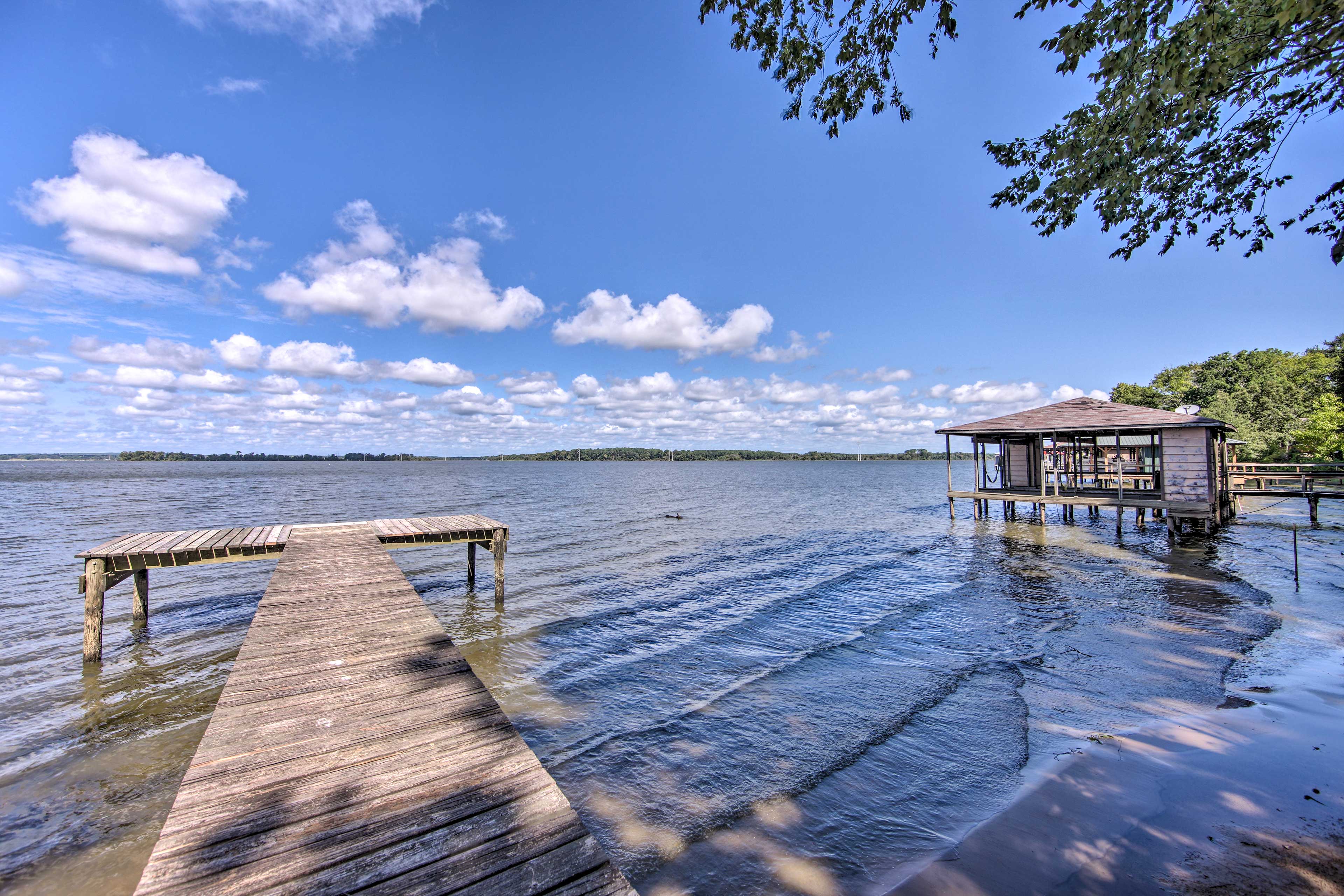 Property Image 2 - Luxe Lakehouse w/ Sunset Views on Lake Palestine!