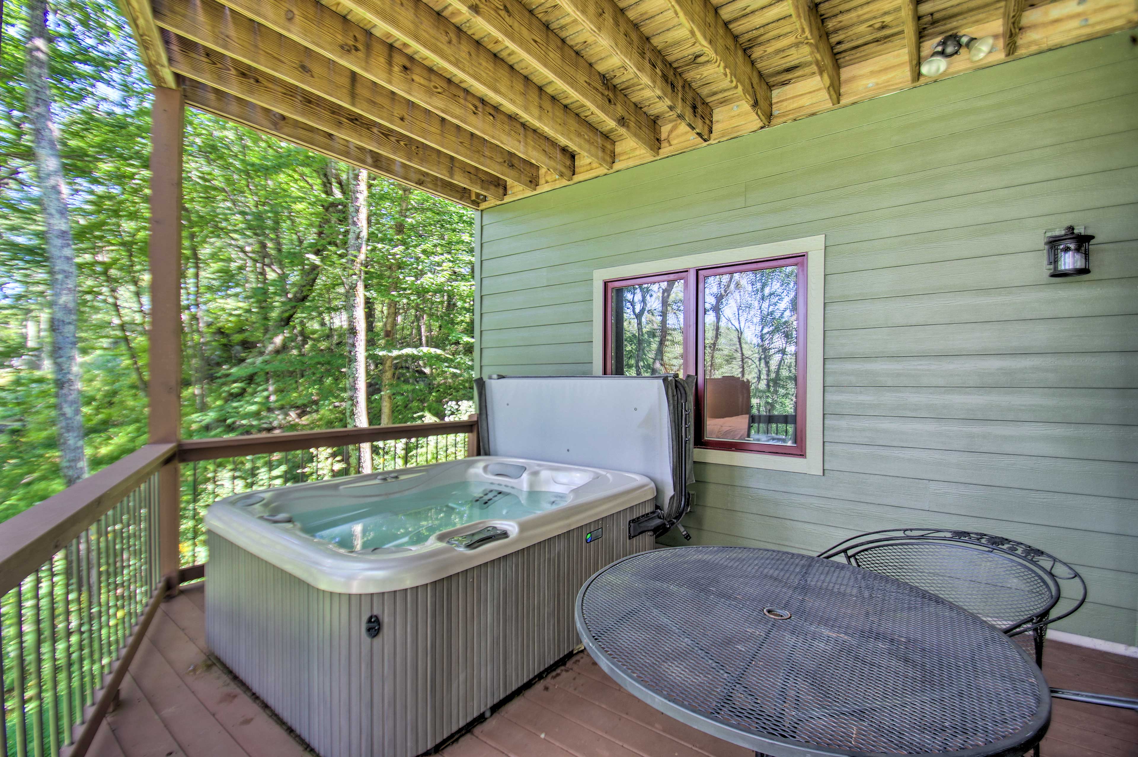 Property Image 2 - Luxe Wintergreen Resort Escape w/ Hot Tub!