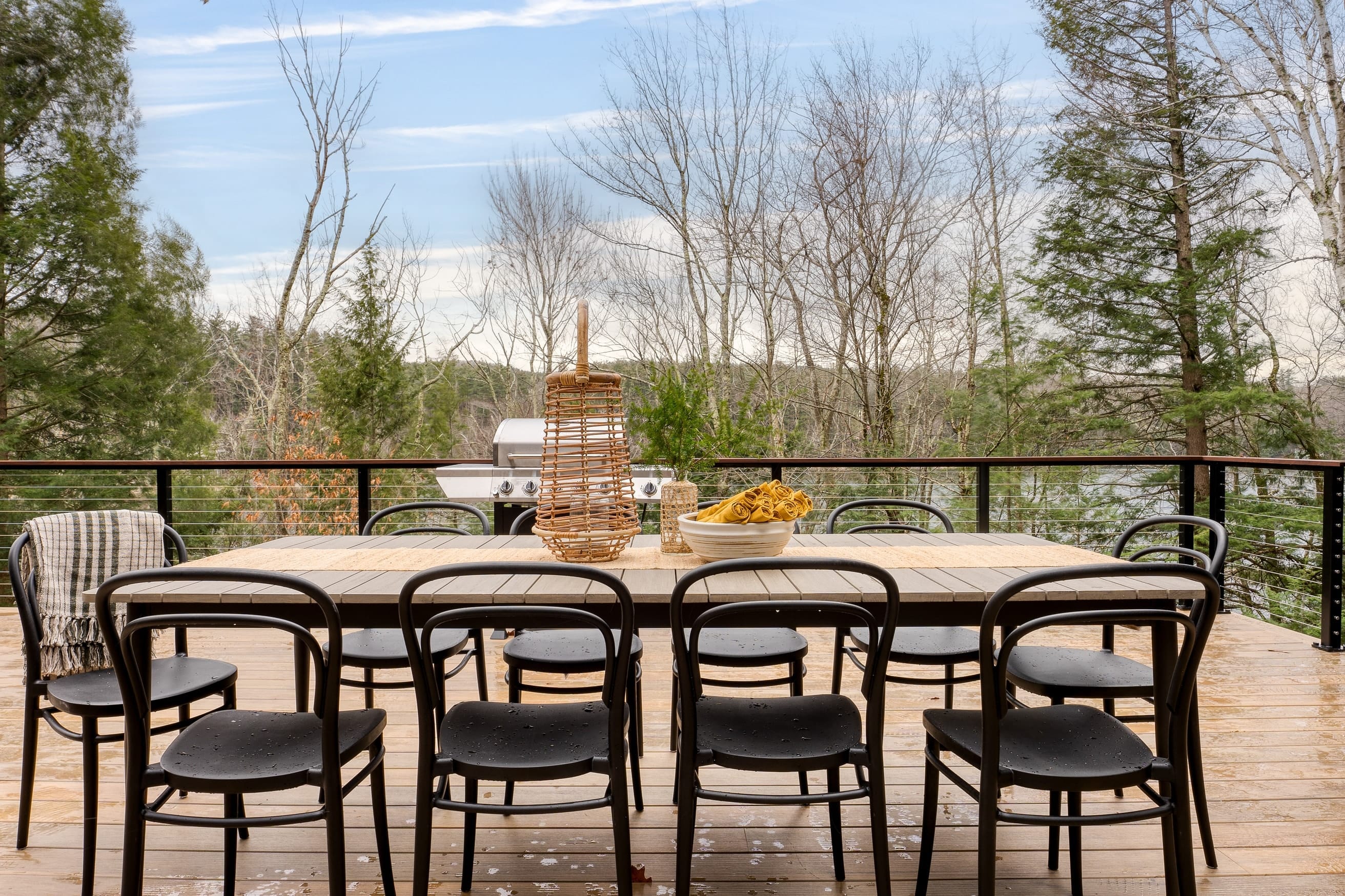 Al fresco dining at home. Al fresco dining at home.