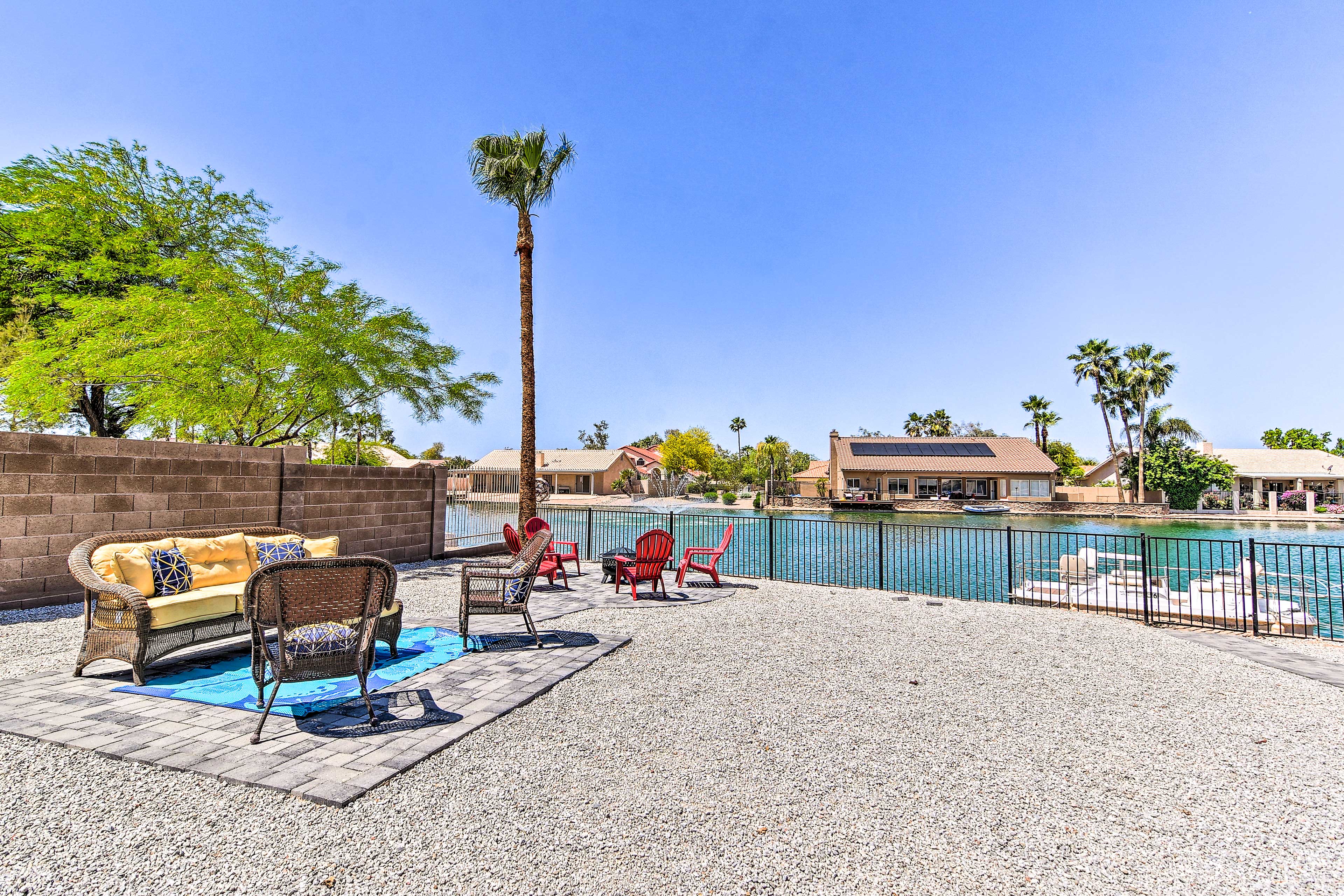 Mod Casa Grande Home w/ Patio on the Water!
