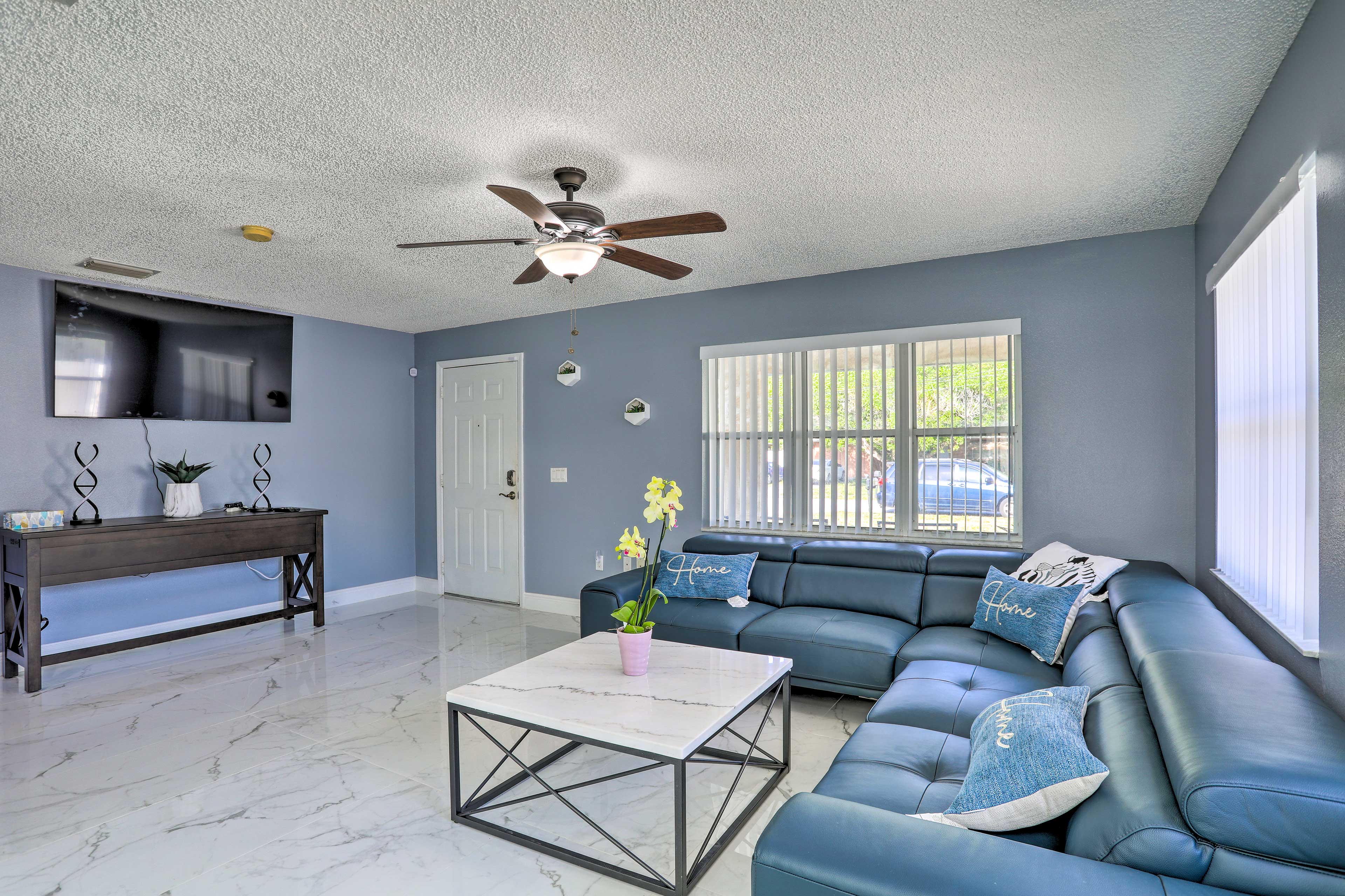 Modern Clearwater Home w/ Deck: 9 Mi to Beach