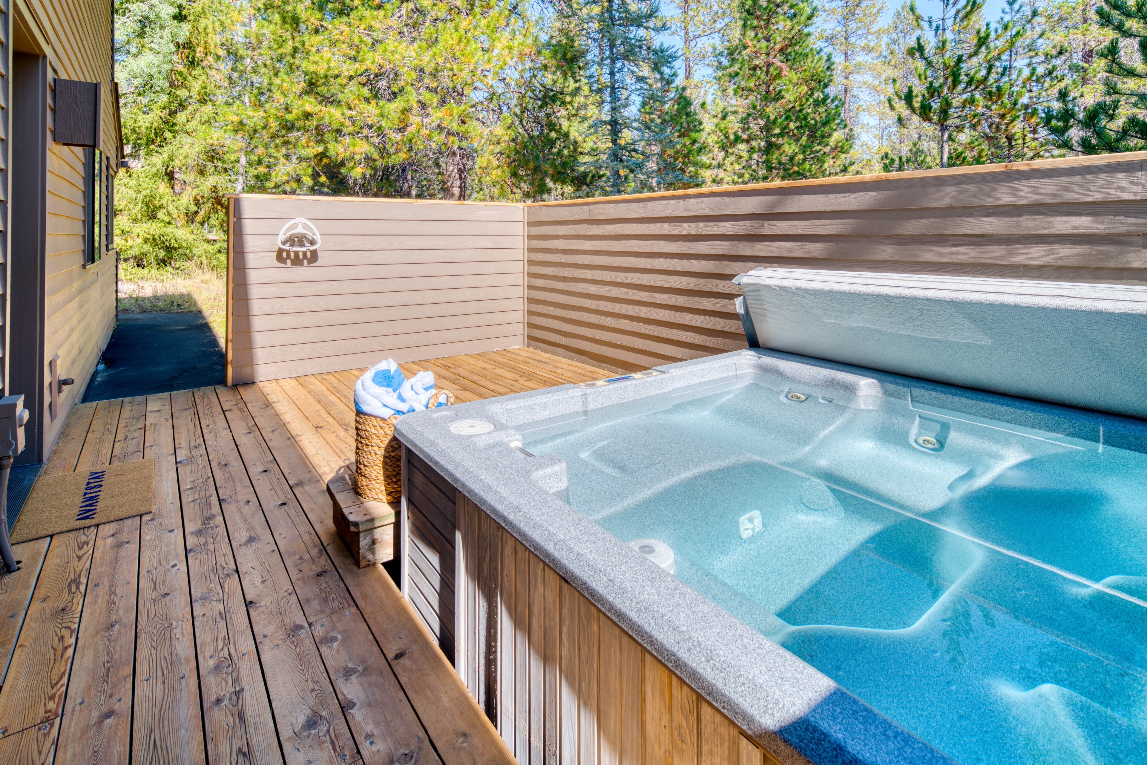 Large hot tub on the deck.