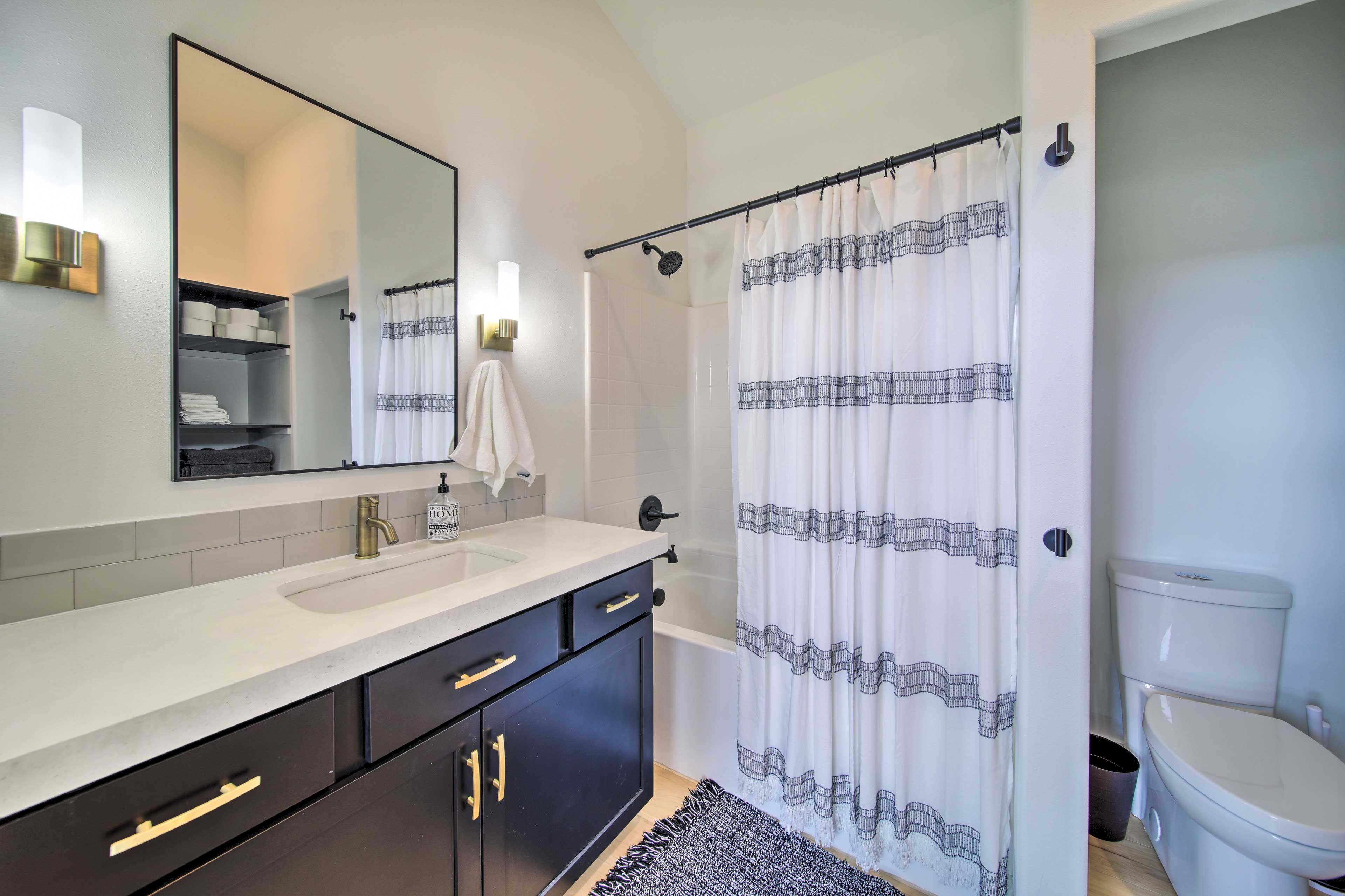 Modern Davenport Home w/ Water View & Grill!