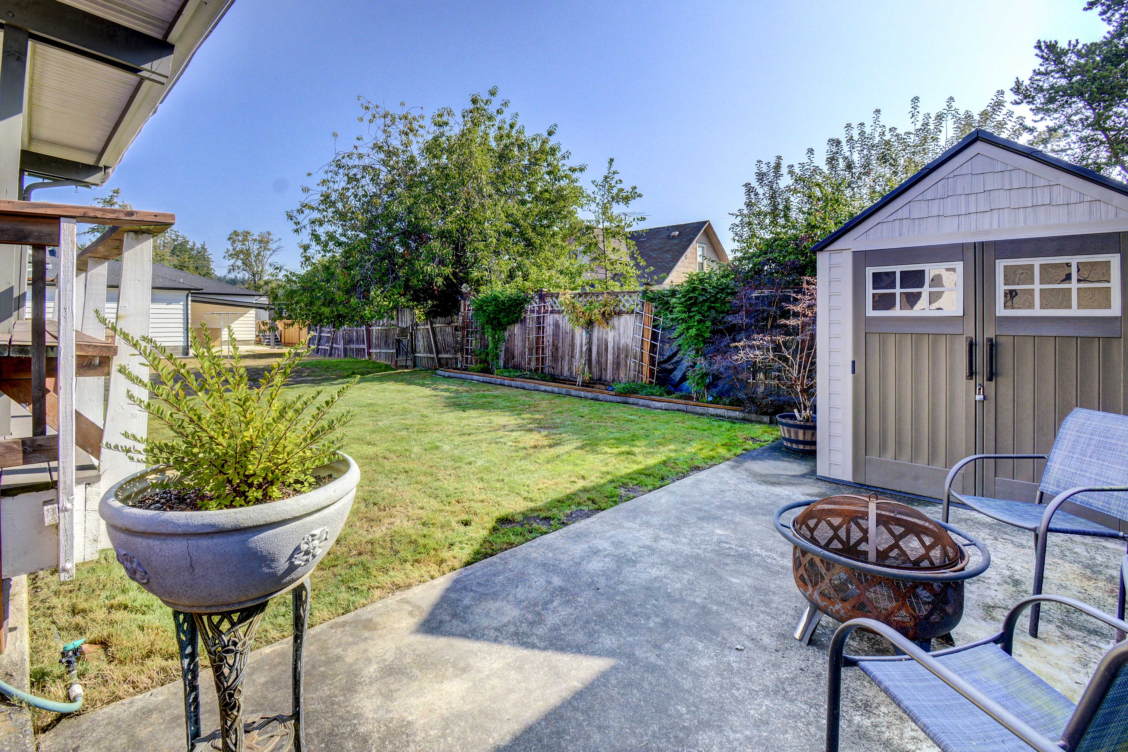 Property Image 2 - Modern Tacoma Home: Fire Pit, Walk to Beach!