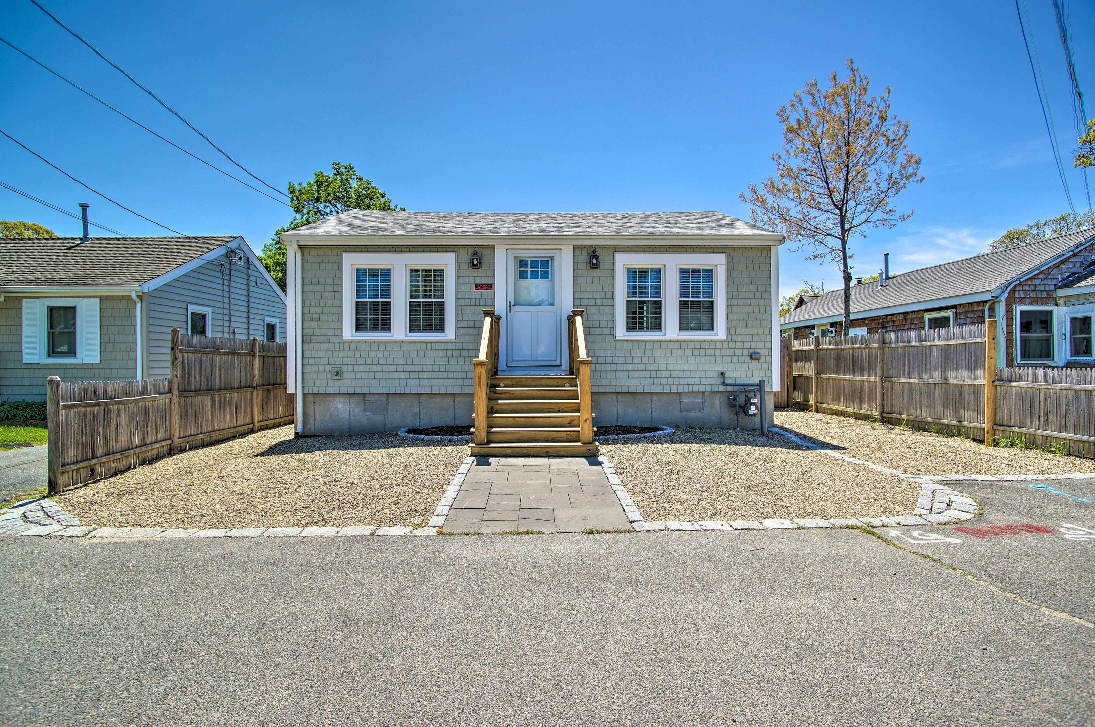 Wareham Cottage w/ Deck, Walk to Swift's Beach