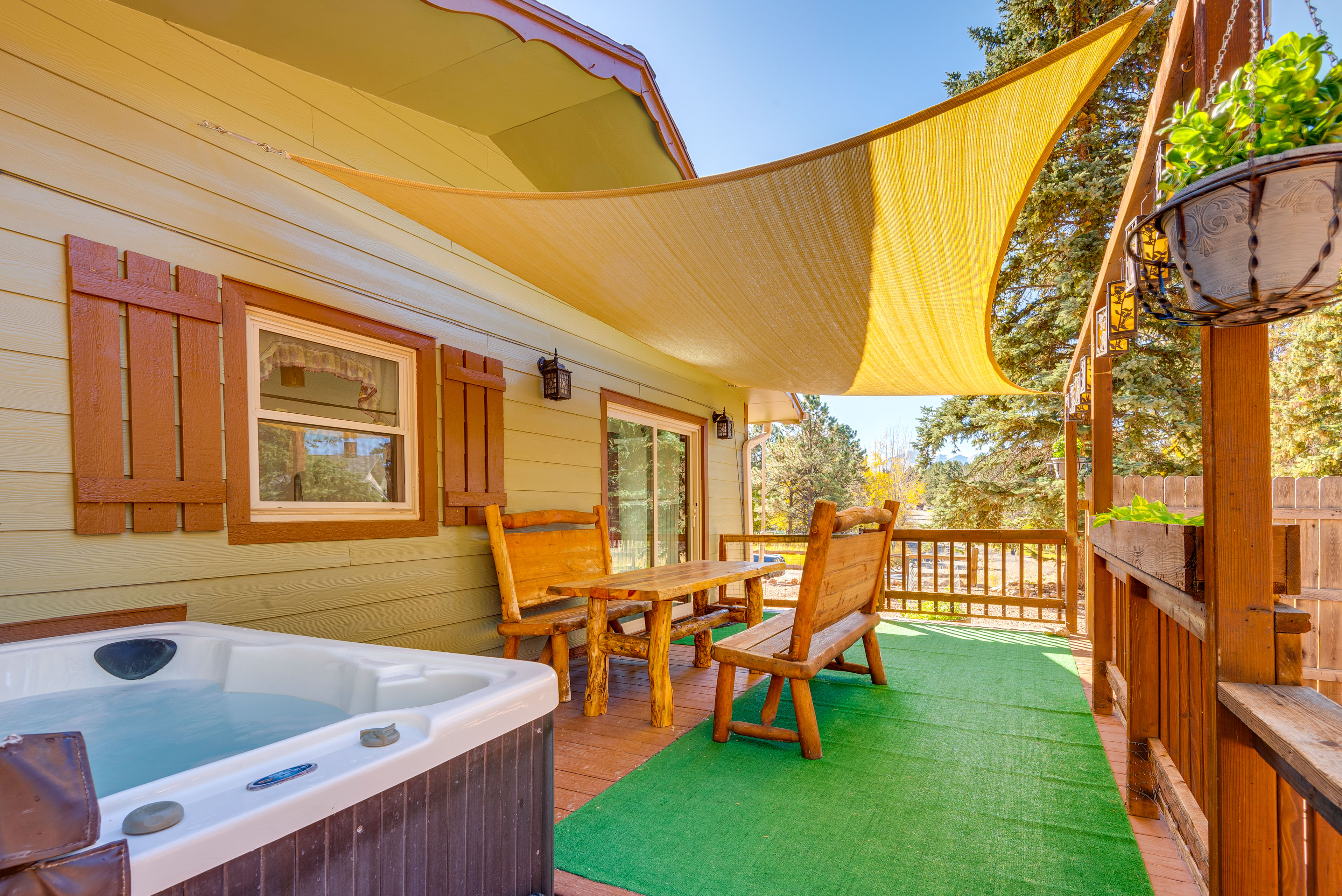 Property Image 2 - Peaceful Getaway w/ Private Hot Tub + Mtn Views!