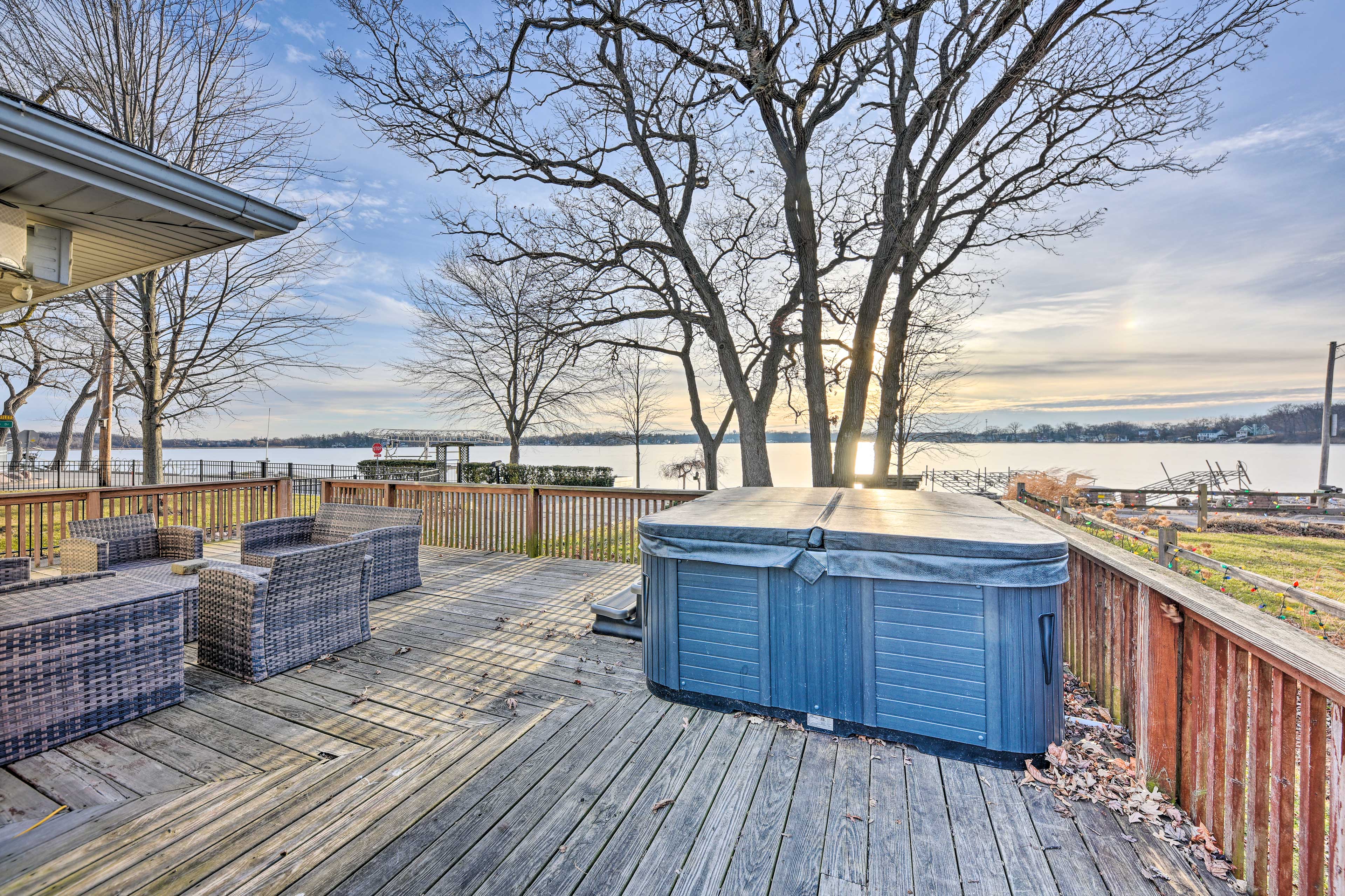 Property Image 1 - Lakefront Ingleside Home w/ Dock & Kayaks!