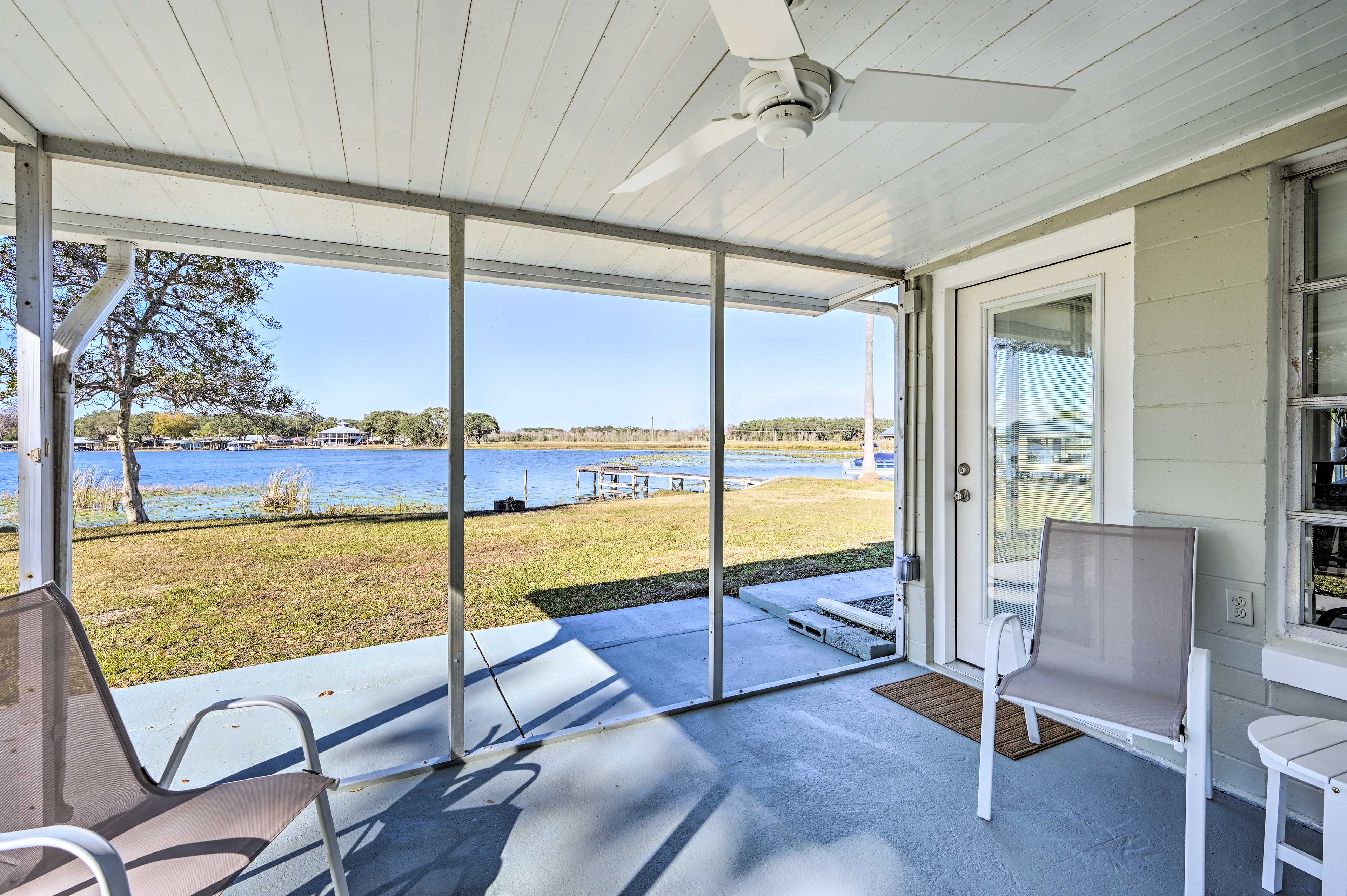 Summerfield Lakefront Vacation Home w/ Patio! Home Rental in Summerfield