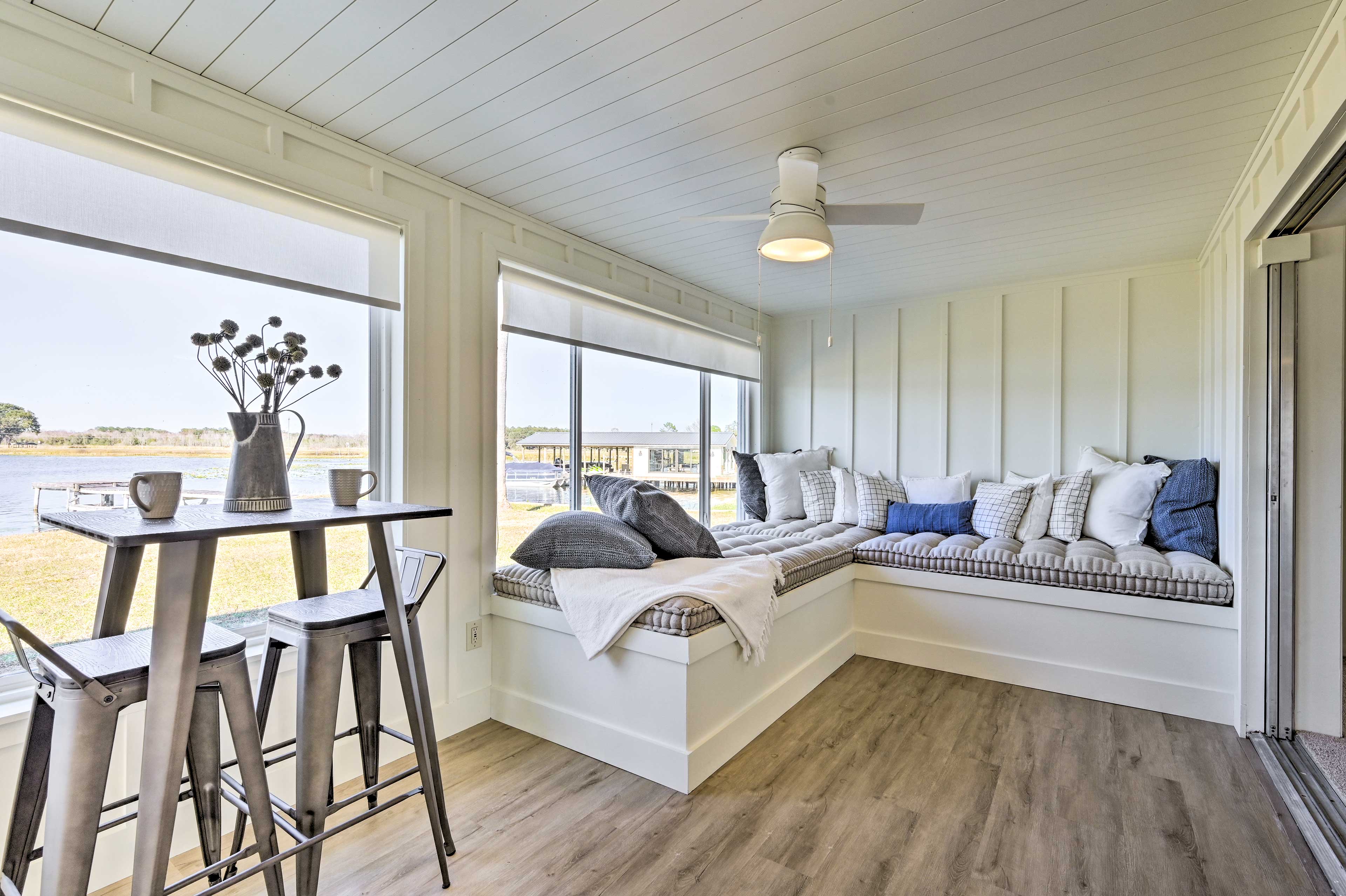 Private Dock + Grill: Sunny Lake Weir Retreat!