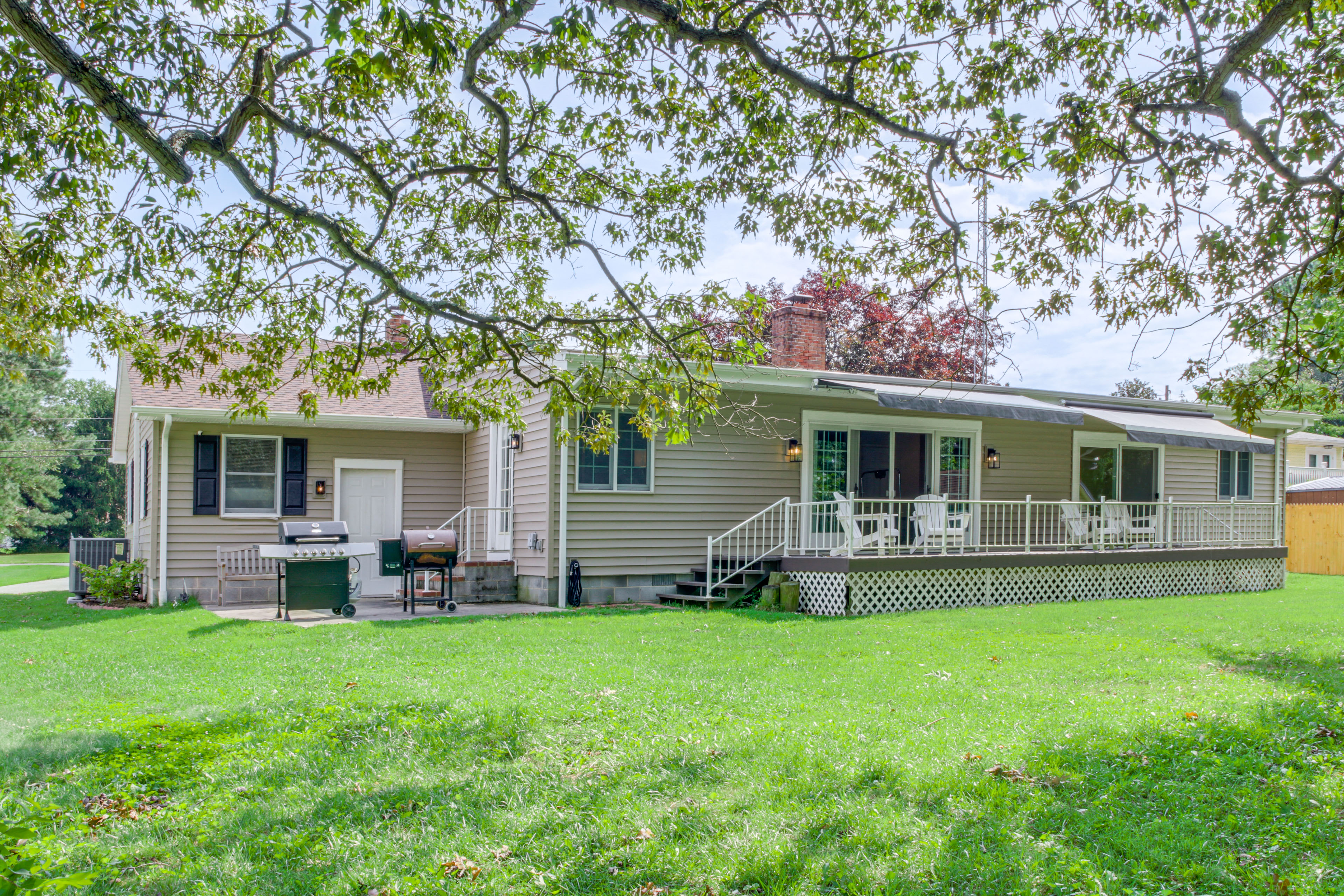 Waterfront Retreat < 4 Mi to Dtwn Cambridge!