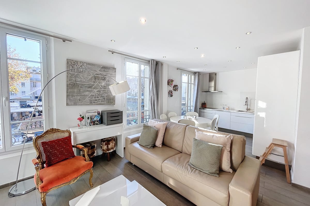 Property Image 2 - Premium Design Renovated Cozy apartment 2 BR 2 bath, Cannes Croisette 200 m