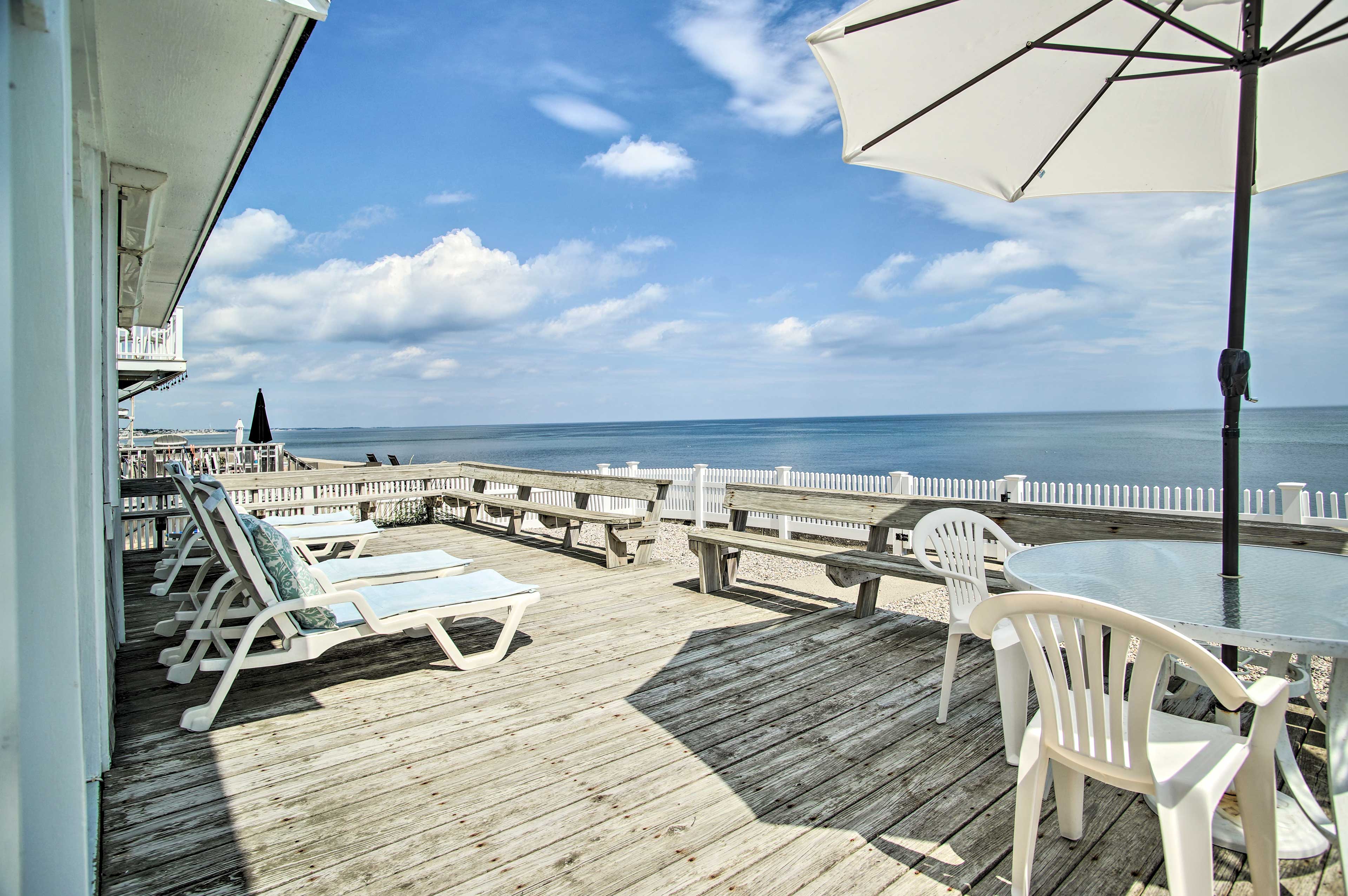 Property Image 2 - 2 Decks + Beach Access: Oceanfront Getaway!