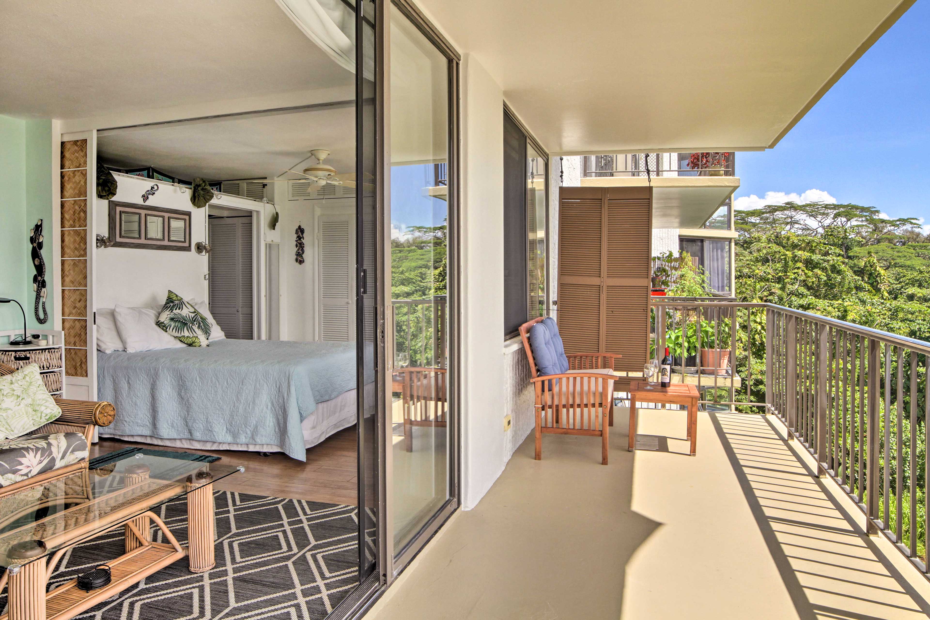 Property Image 2 - Oceanview Hilo Condo w/ Indoor-Outdoor Living