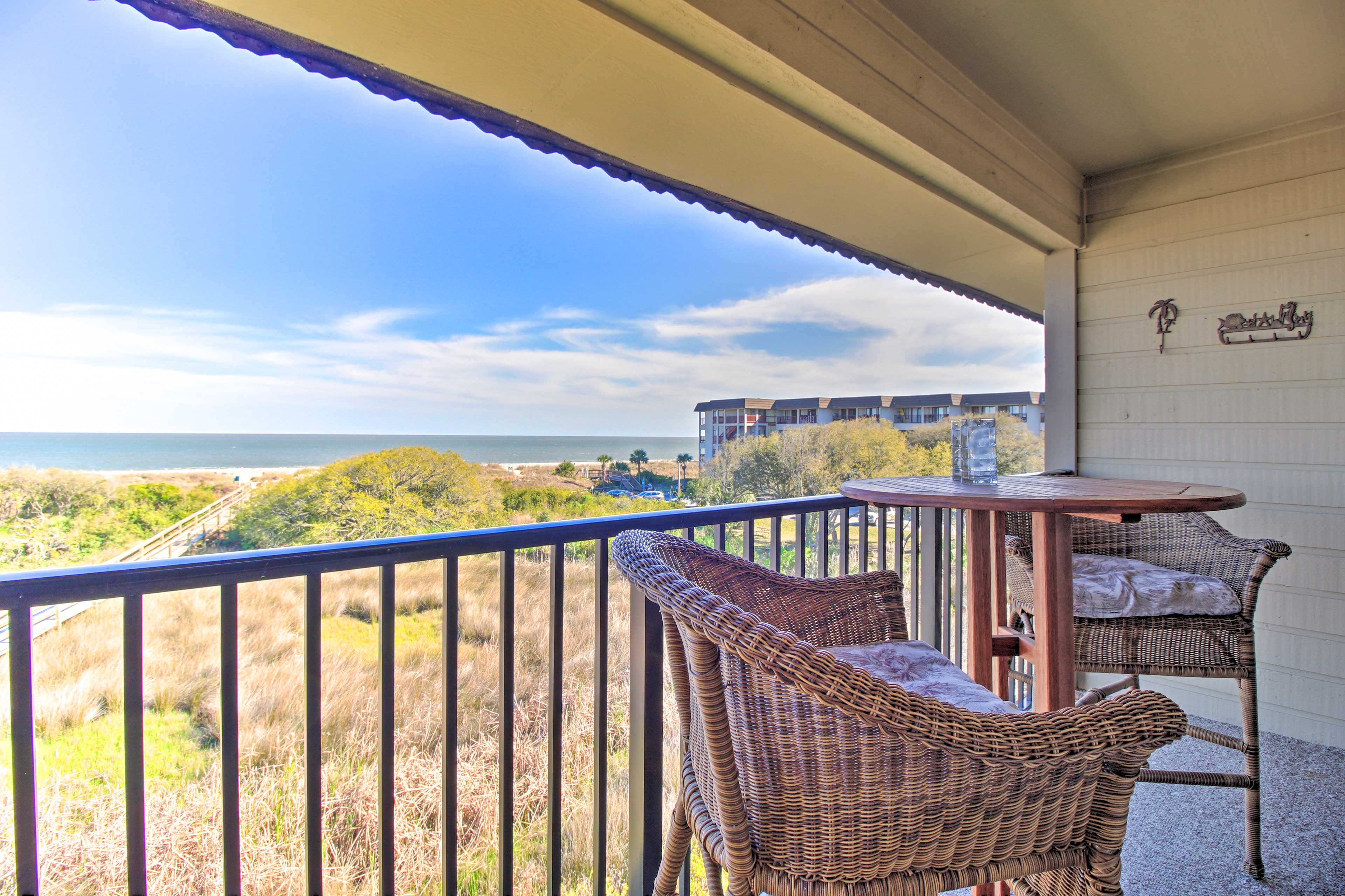 Property Image 2 - Direct Oceanfront Condo w/ Resort Amenities & View