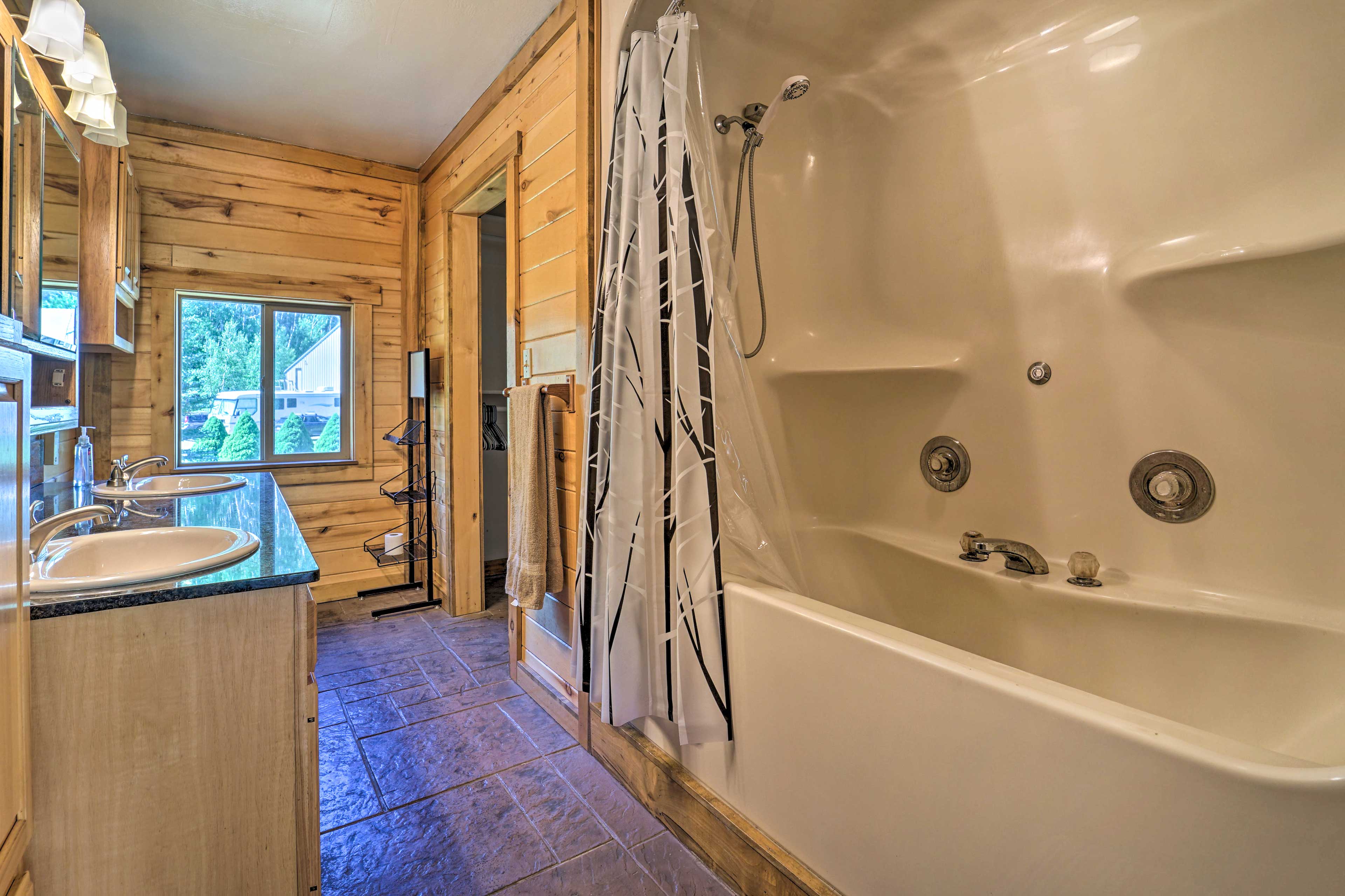 Direct Hiking Access: Riverfront Dolores Home!