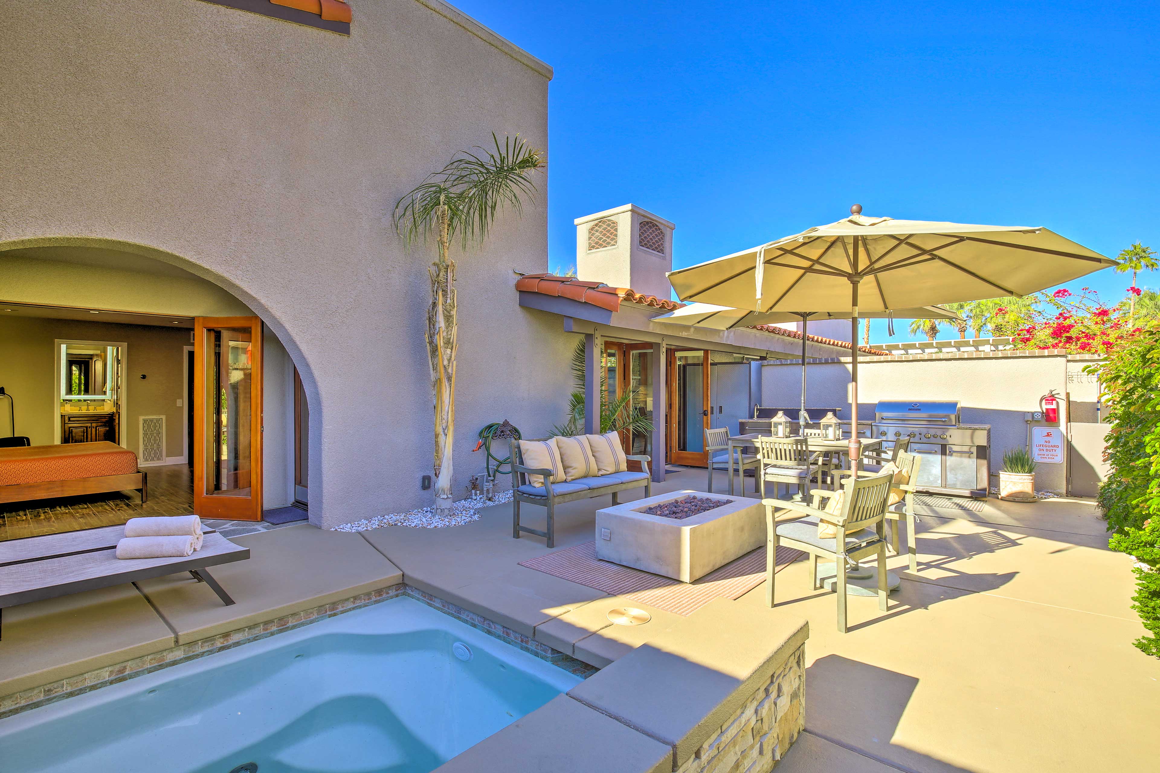 Property Image 2 - Dtwn Palm Springs Condo: BBQ, Pool, Fire Pit, etc!