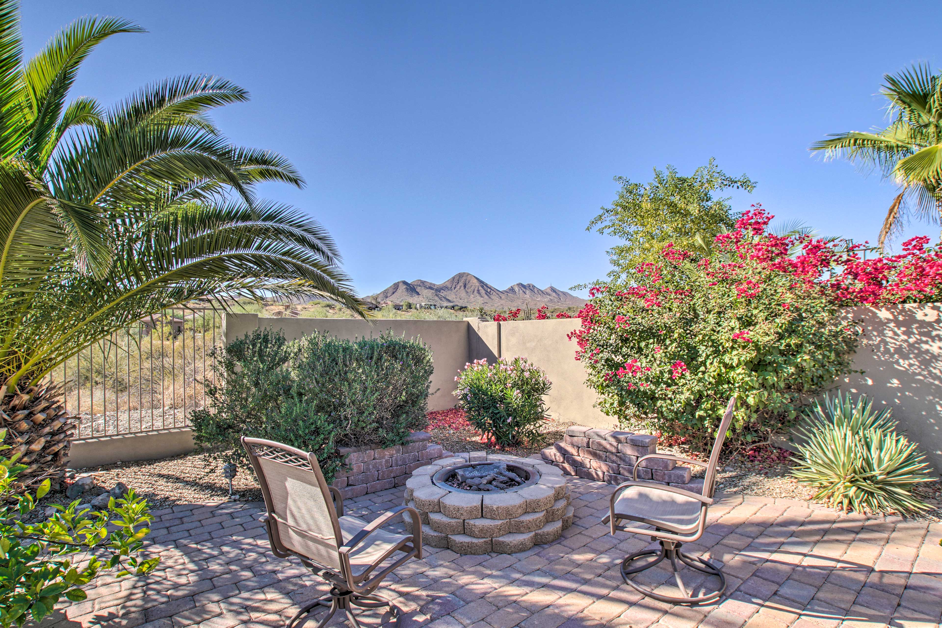 Property Image 2 - Elegant Fountain Hills Home w/ Fire Pit + Mtn View