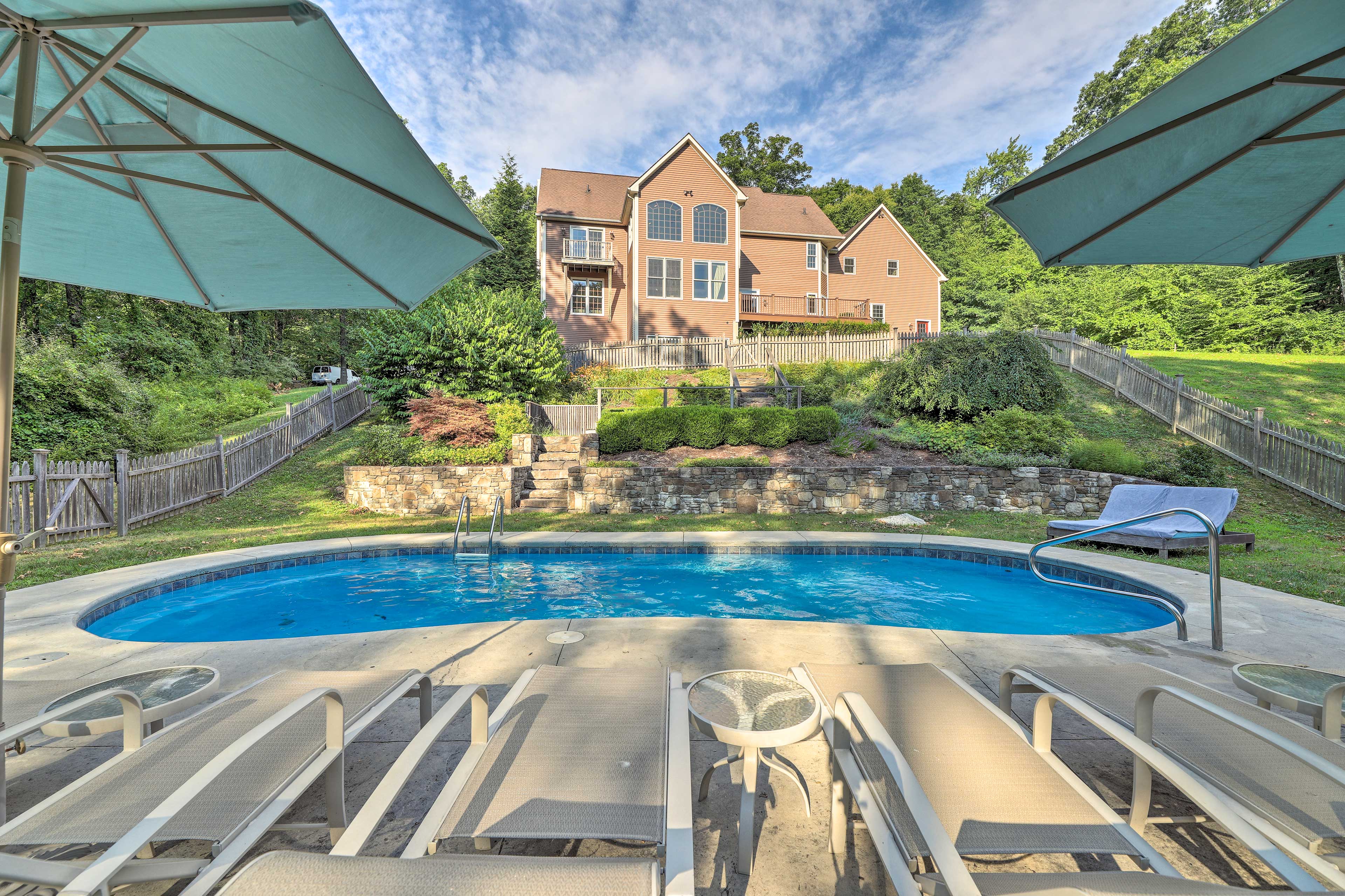 Family Getaway w/ Fireplace in Sherman on 4 Acres! Home Rental in Sherman