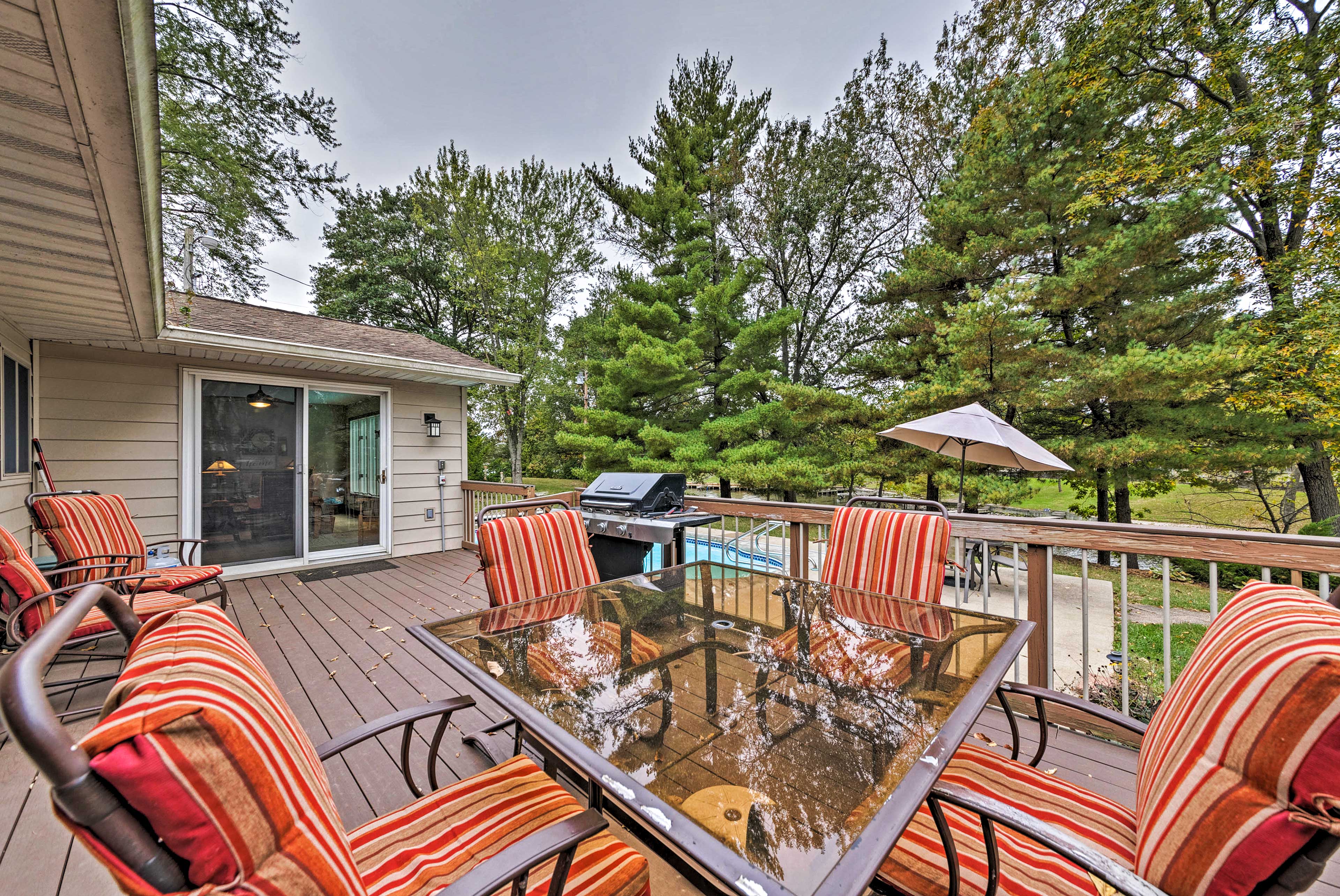 Property Image 2 - Family Home w/ Deck on Lake Sara: Pets are Welcome