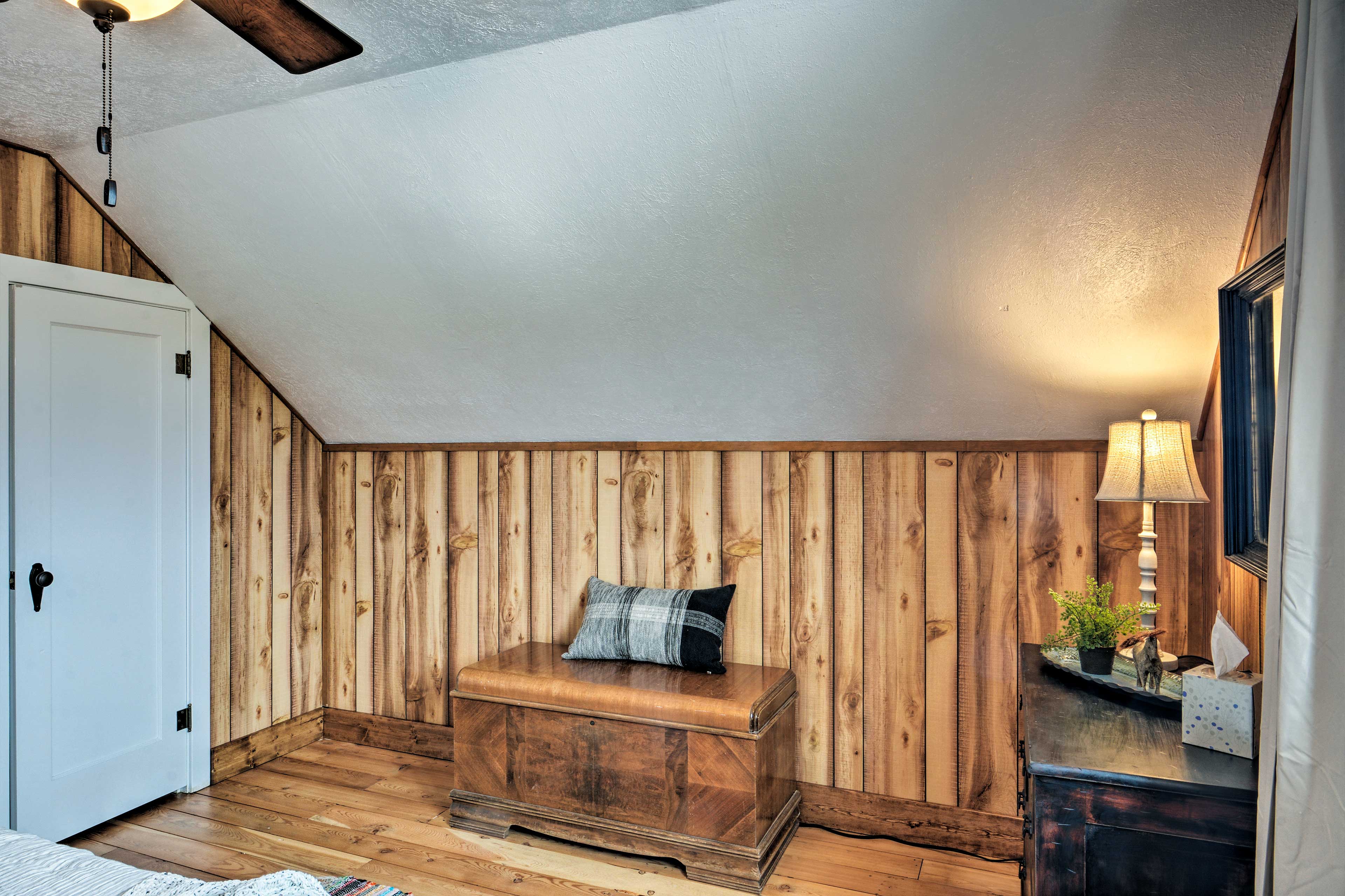 Farmhouse in Country Setting Near Gravity Hill