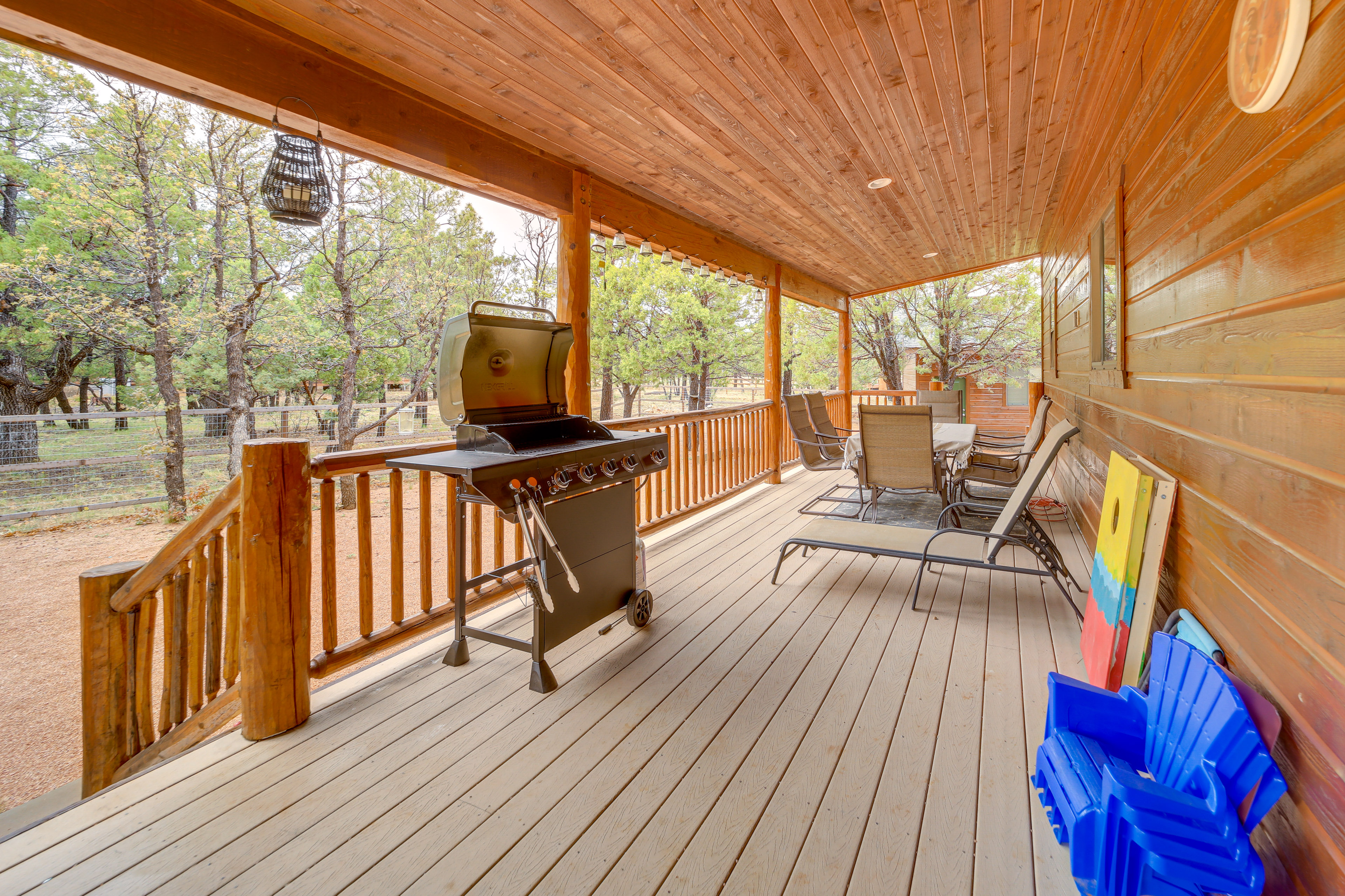 Property Image 2 - Peaceful Happy Jack Cabin w/ Deck & Grill!