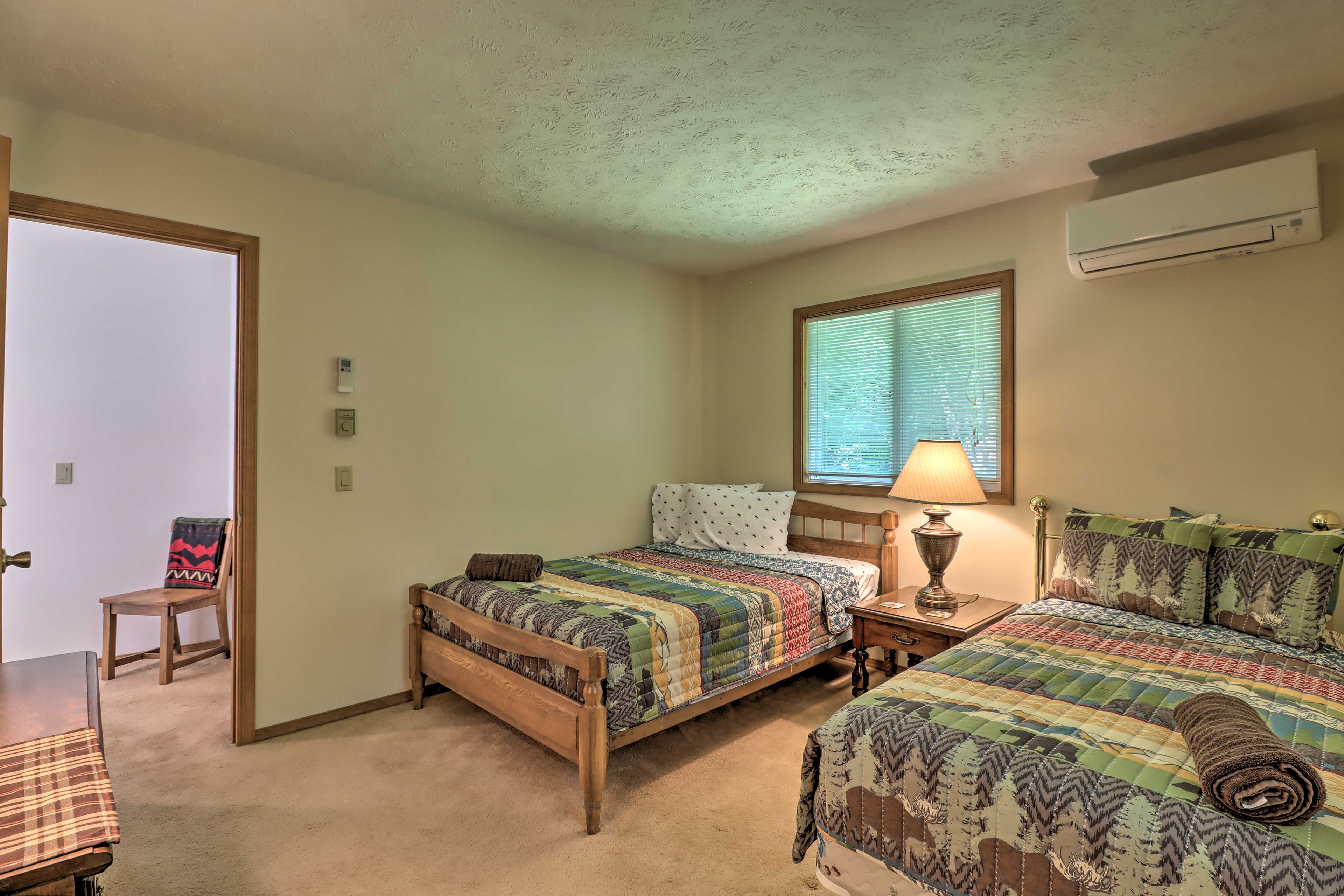 Deck & Resort Amenities: Pocono Lake Home