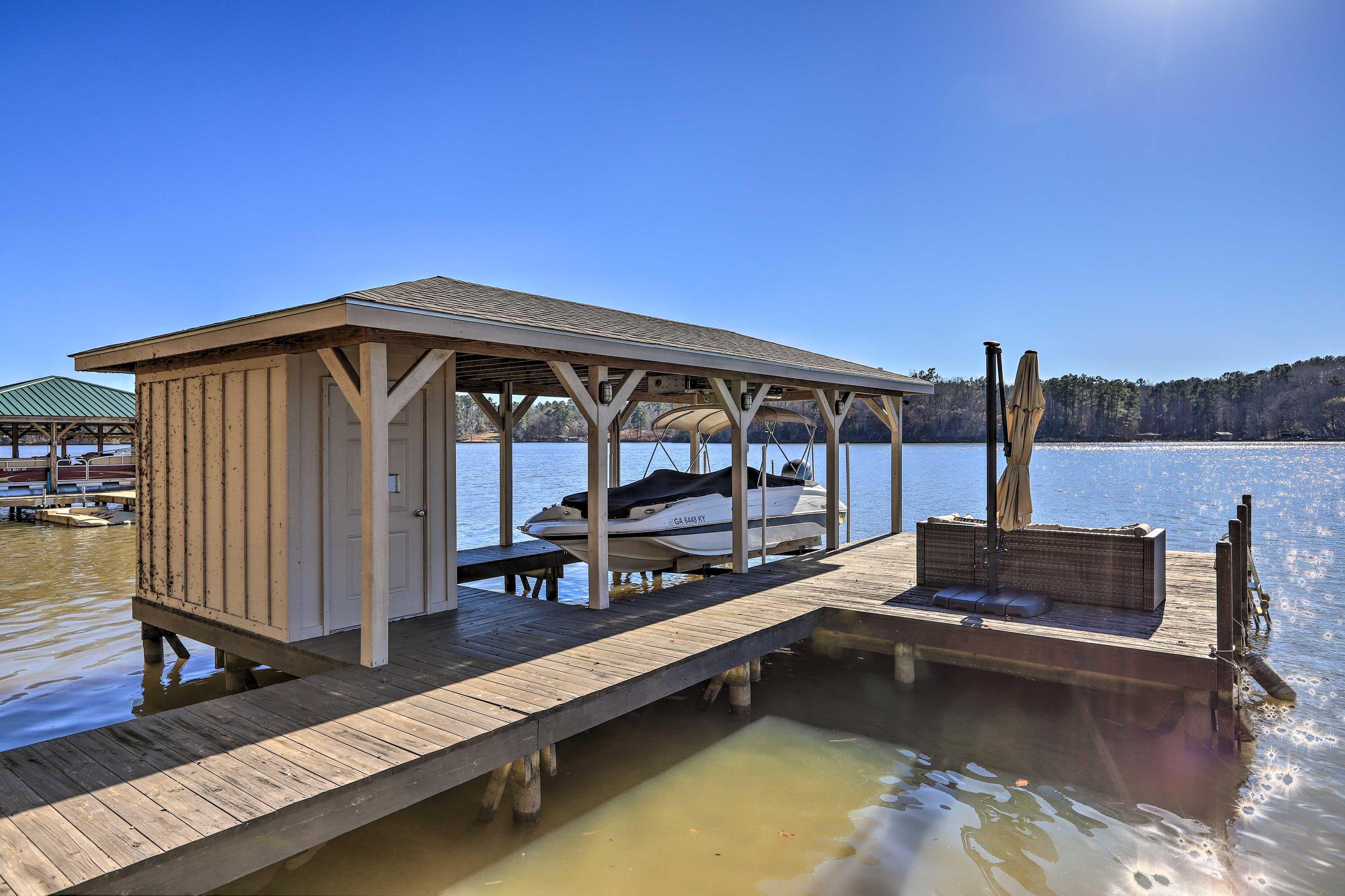 Property Image 2 - Pet-Friendly Lake Sinclair Home w/ Boat Dock!