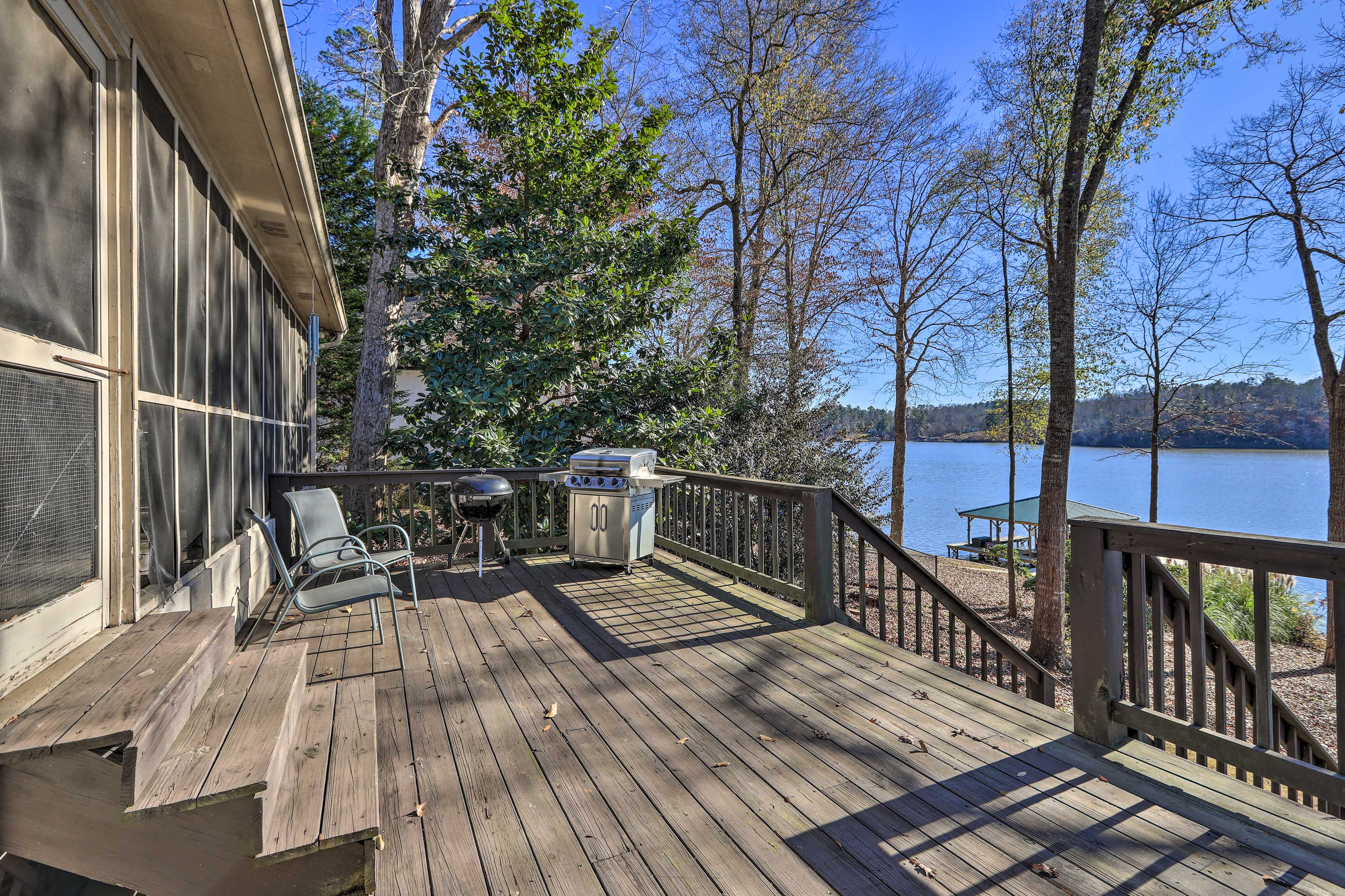 Pet-Friendly Lake Sinclair Home w/ Boat Dock!