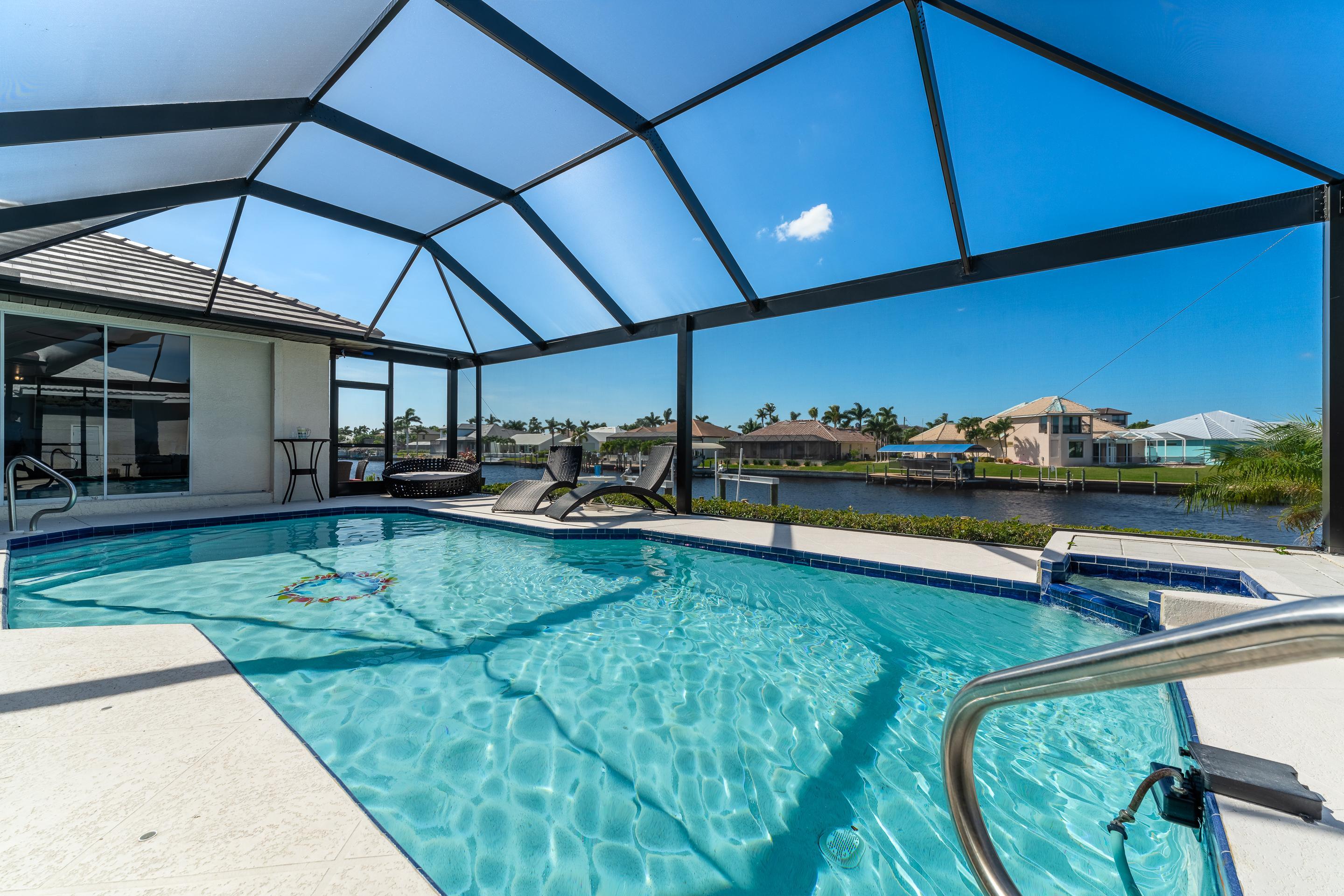 Villa I’m Hooked, Cape Coral - Home Rental In Cape Coral