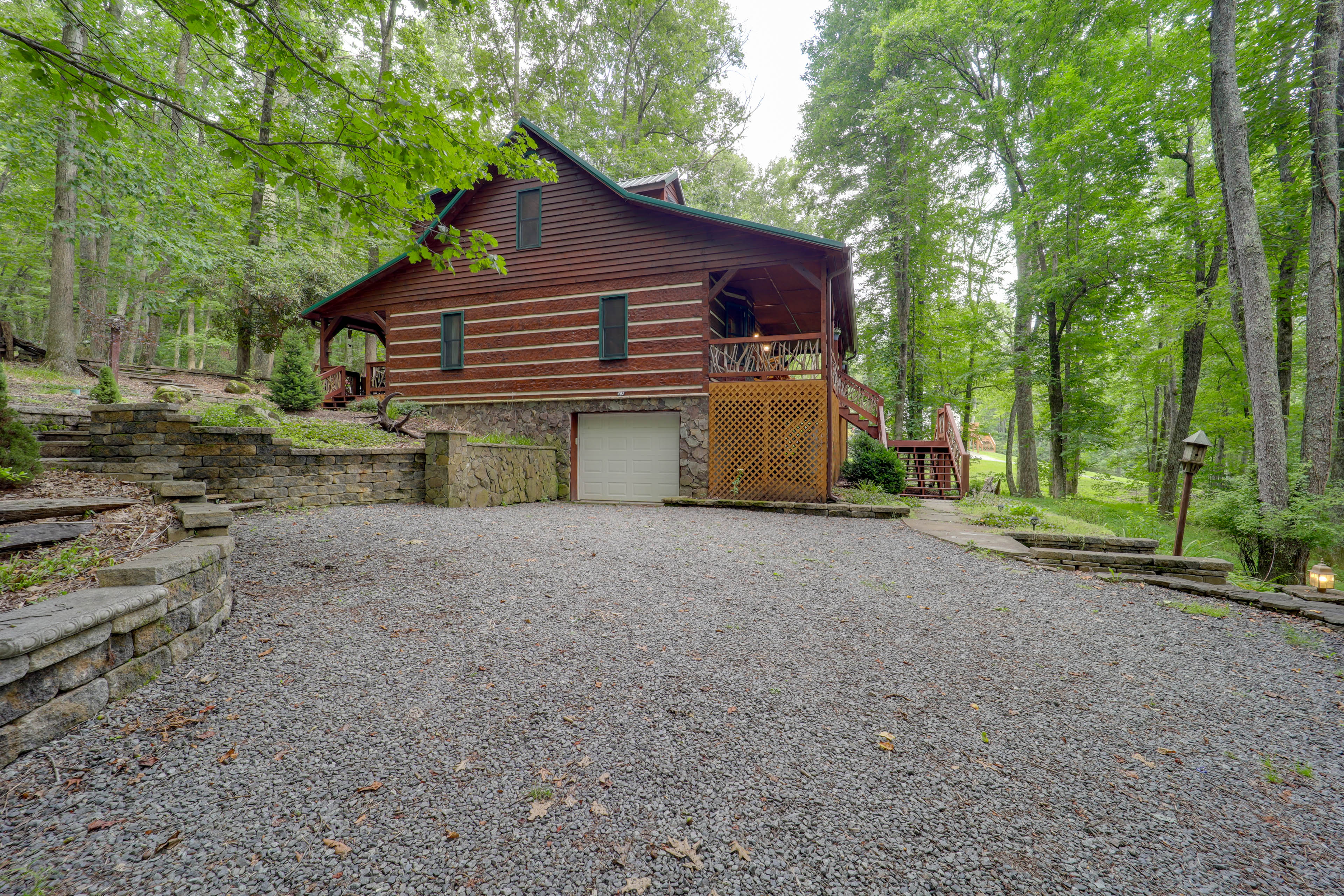 Family-Friendly Blue Ridge Cabin w/ Game Room!