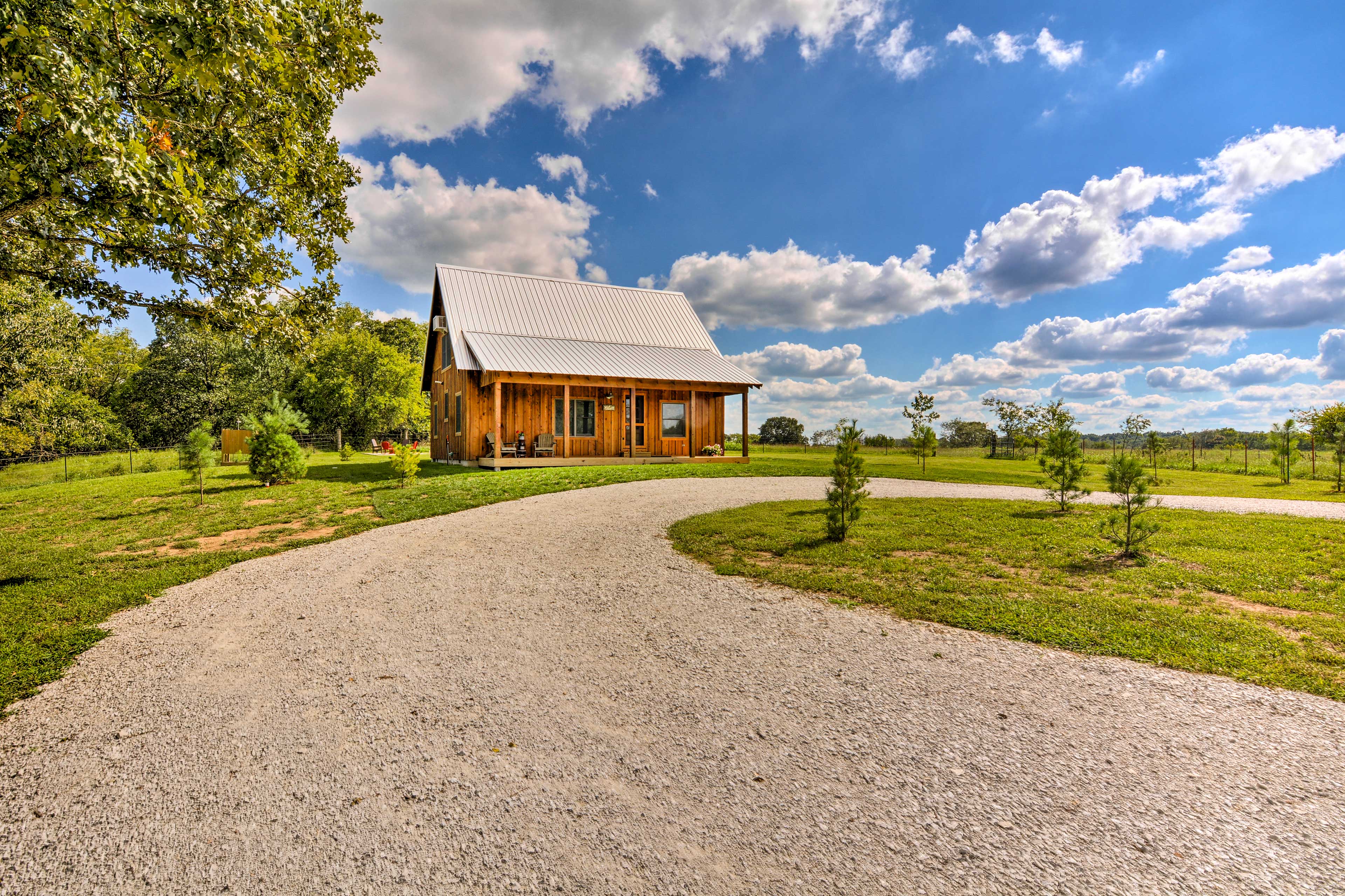 Greenfield Cabin w/ Screened-In Porch & Fire Pit!